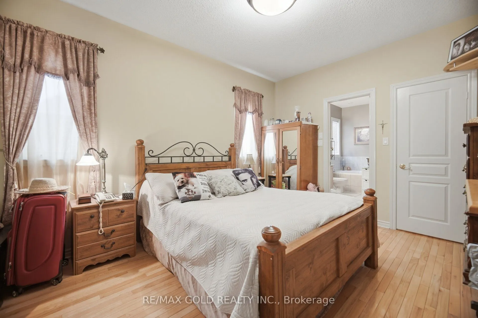 2 Sprucewood Crescent