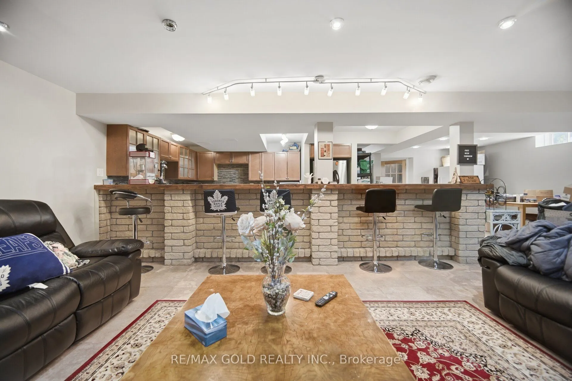 2 Sprucewood Crescent