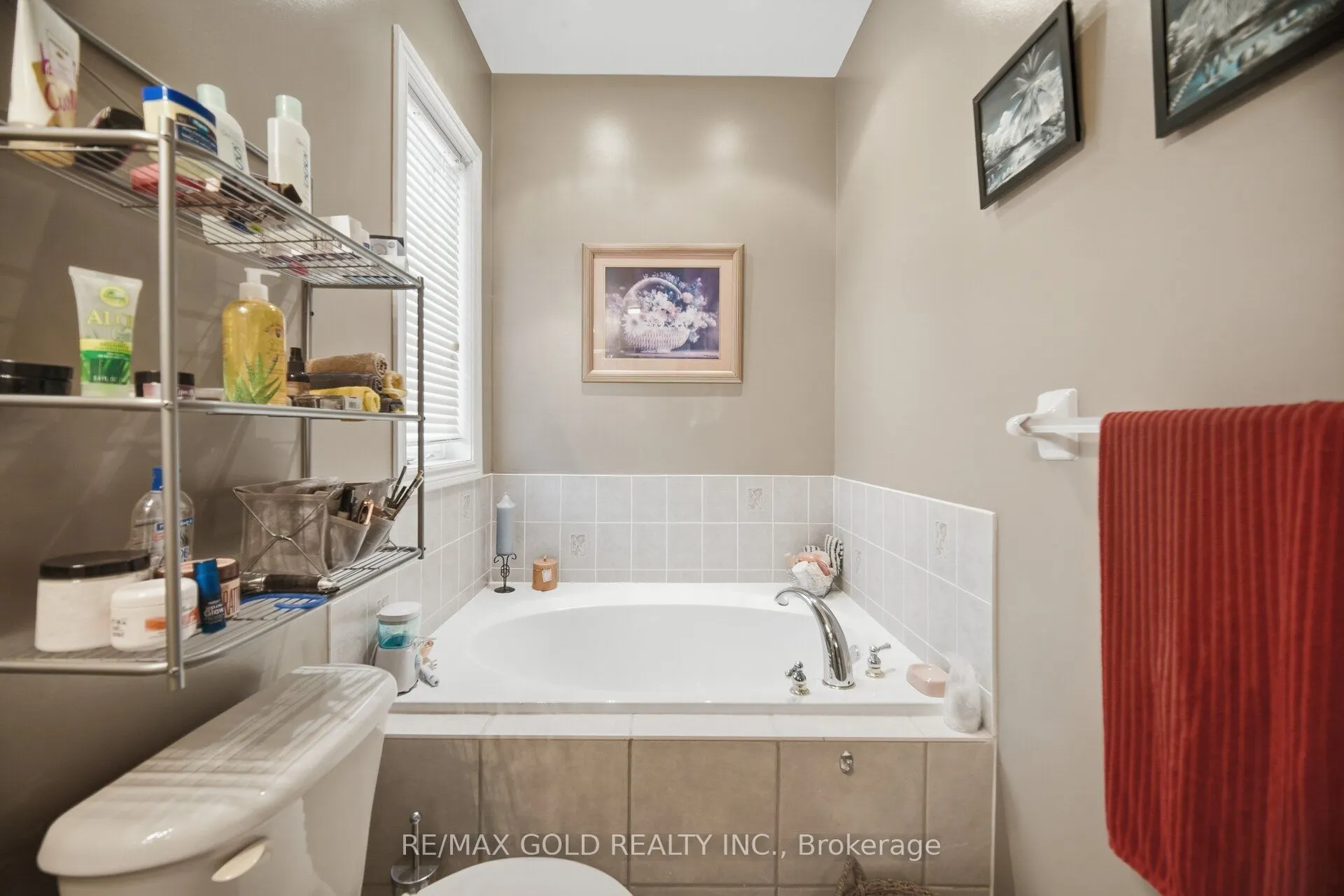 2 Sprucewood Crescent