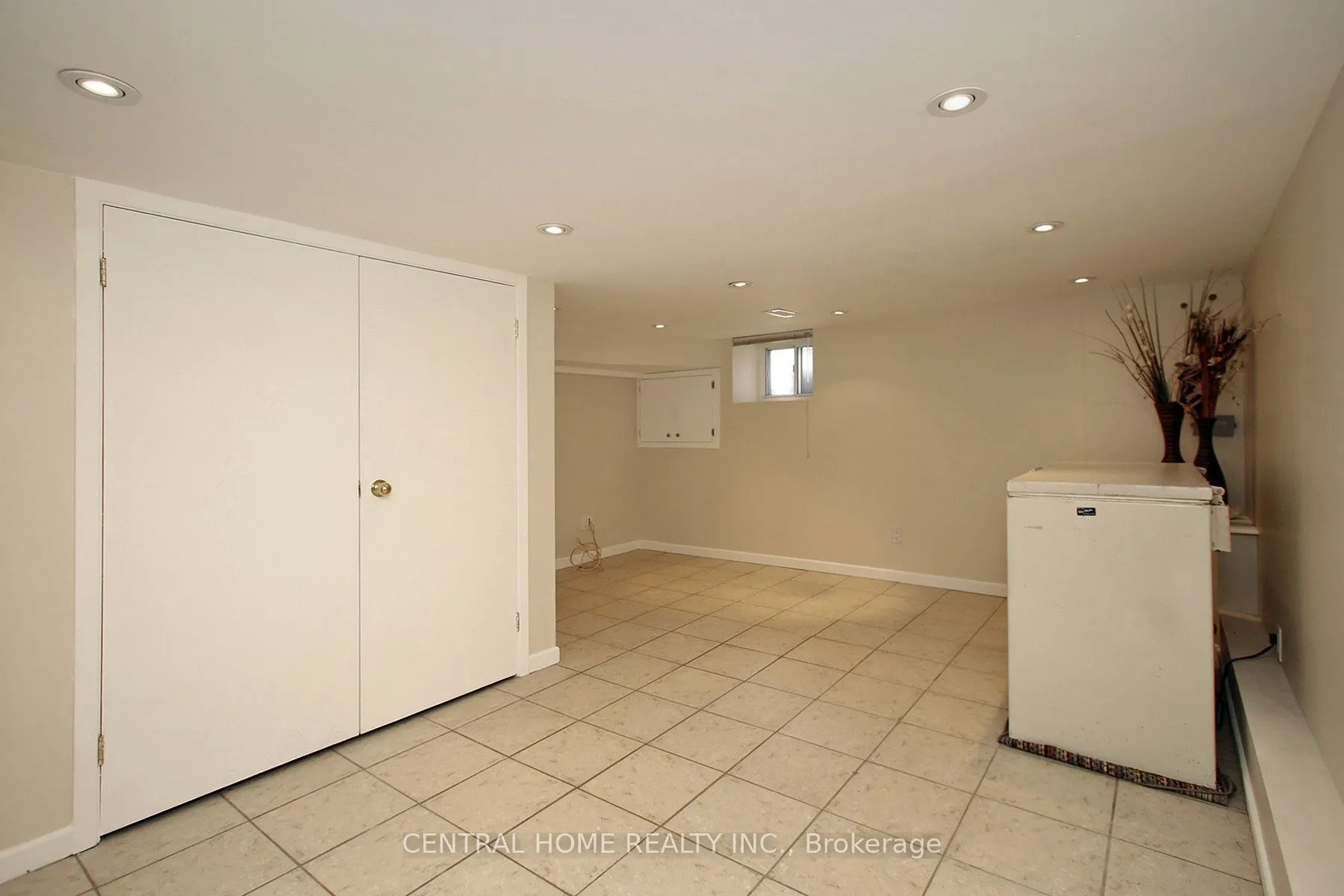 106 Carlaw Avenue