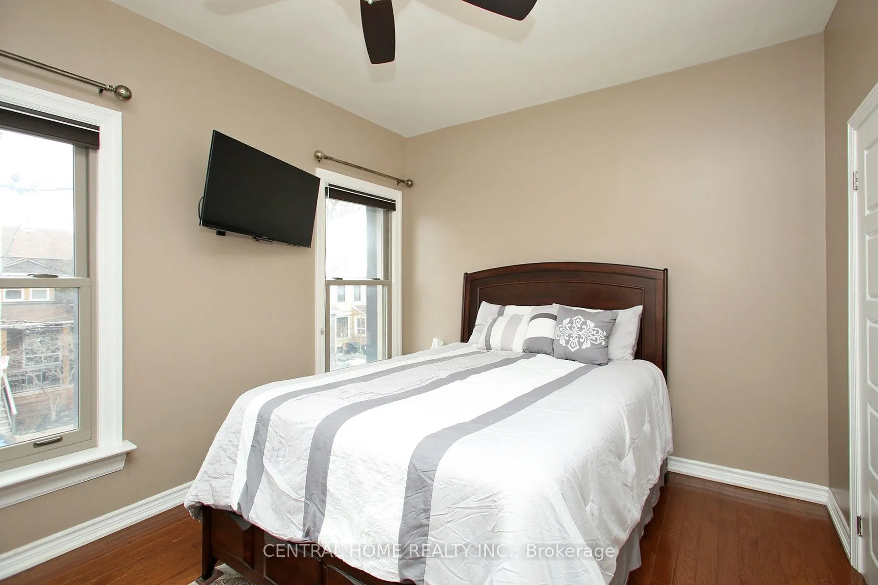 106 Carlaw Avenue