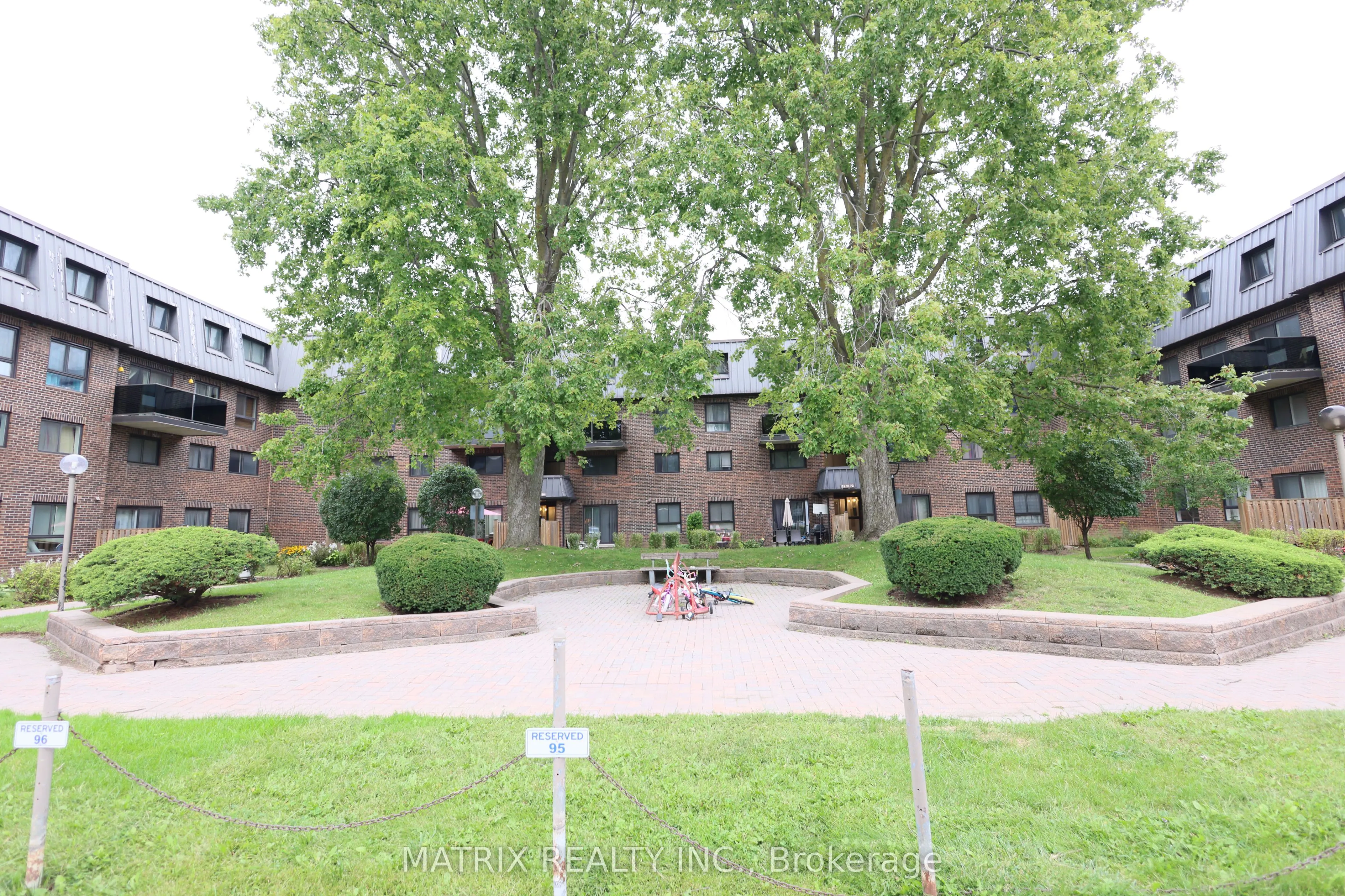 53 Taunton Road E #81