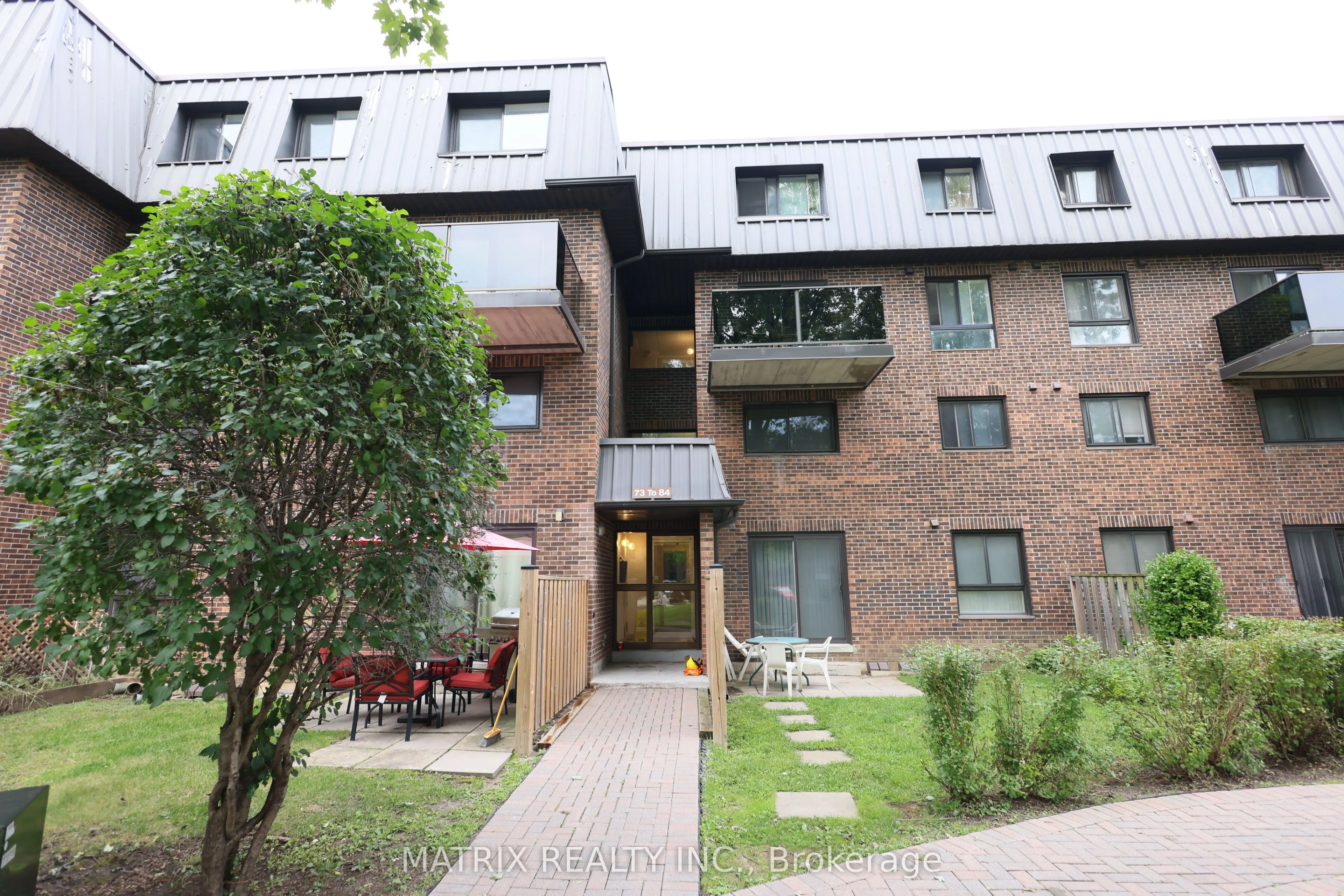 53 Taunton Road E #81