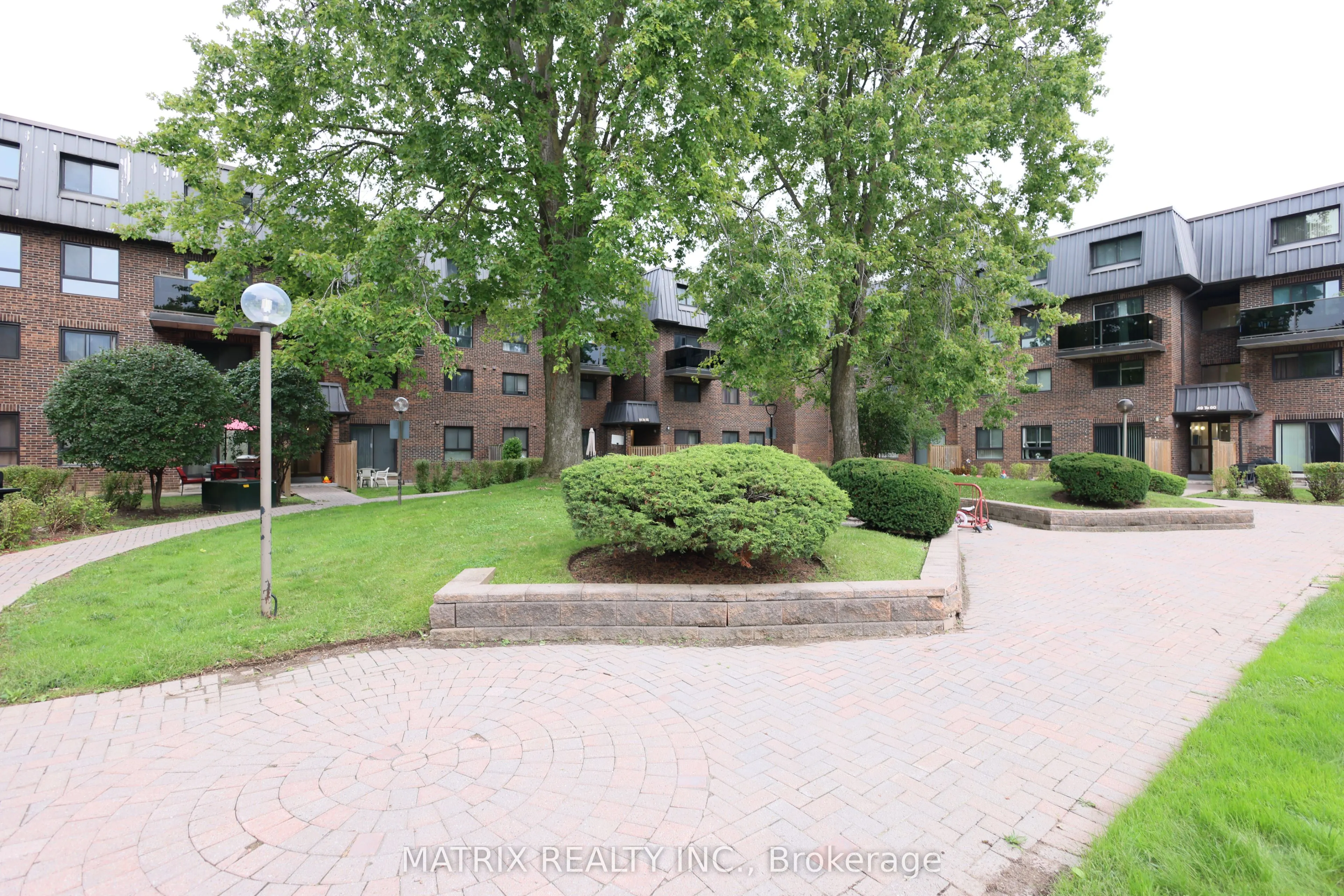 53 Taunton Road E #81