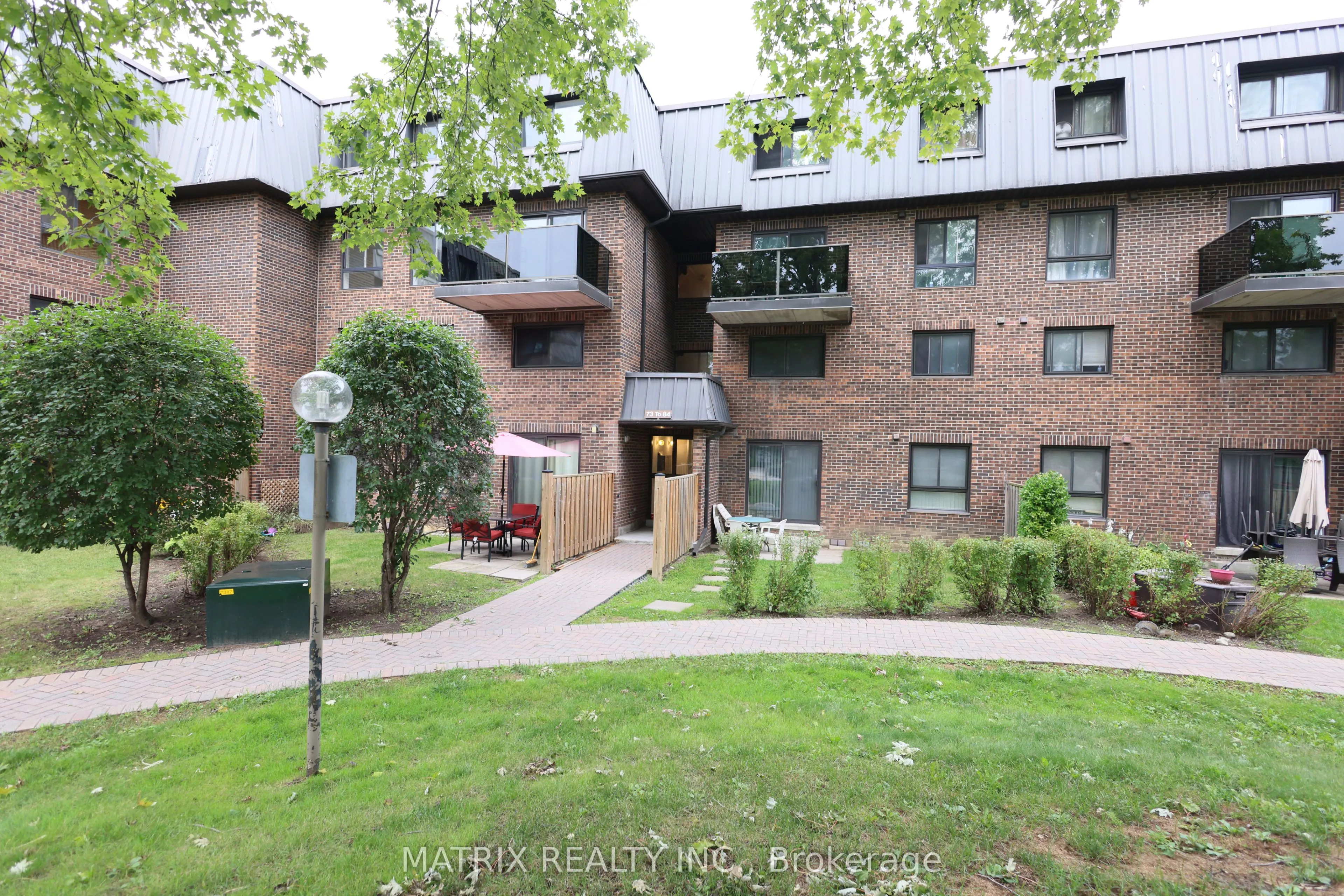 53 Taunton Road E #81