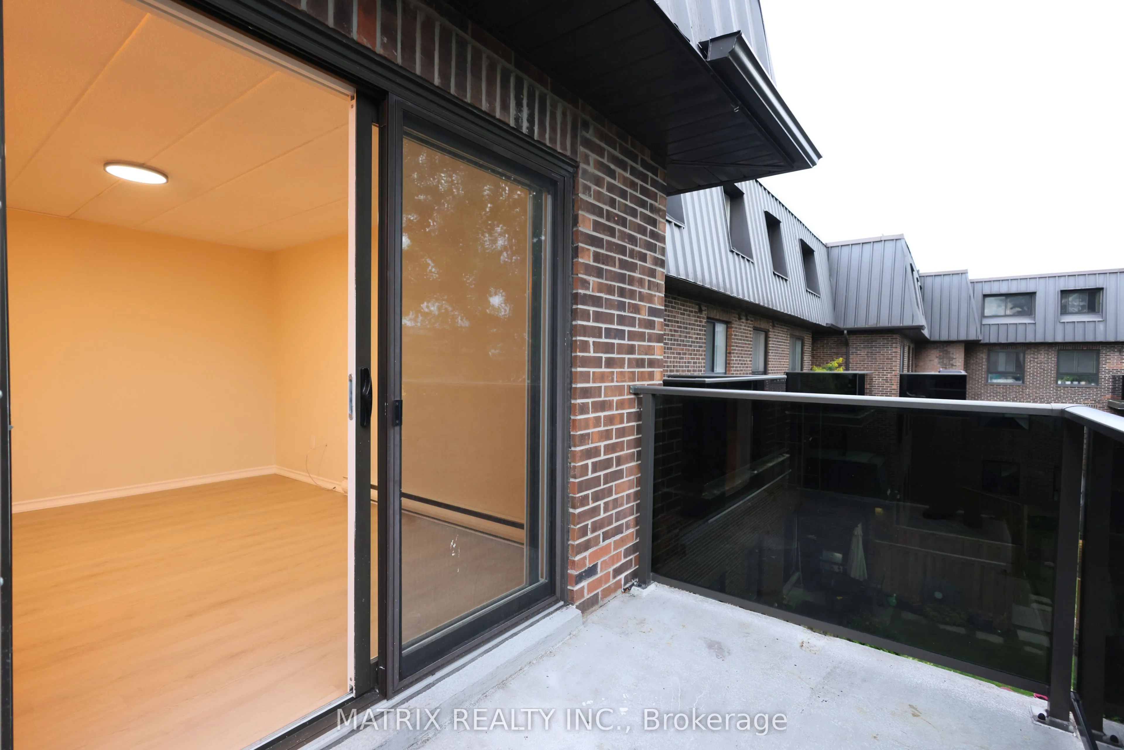 53 Taunton Road E #81