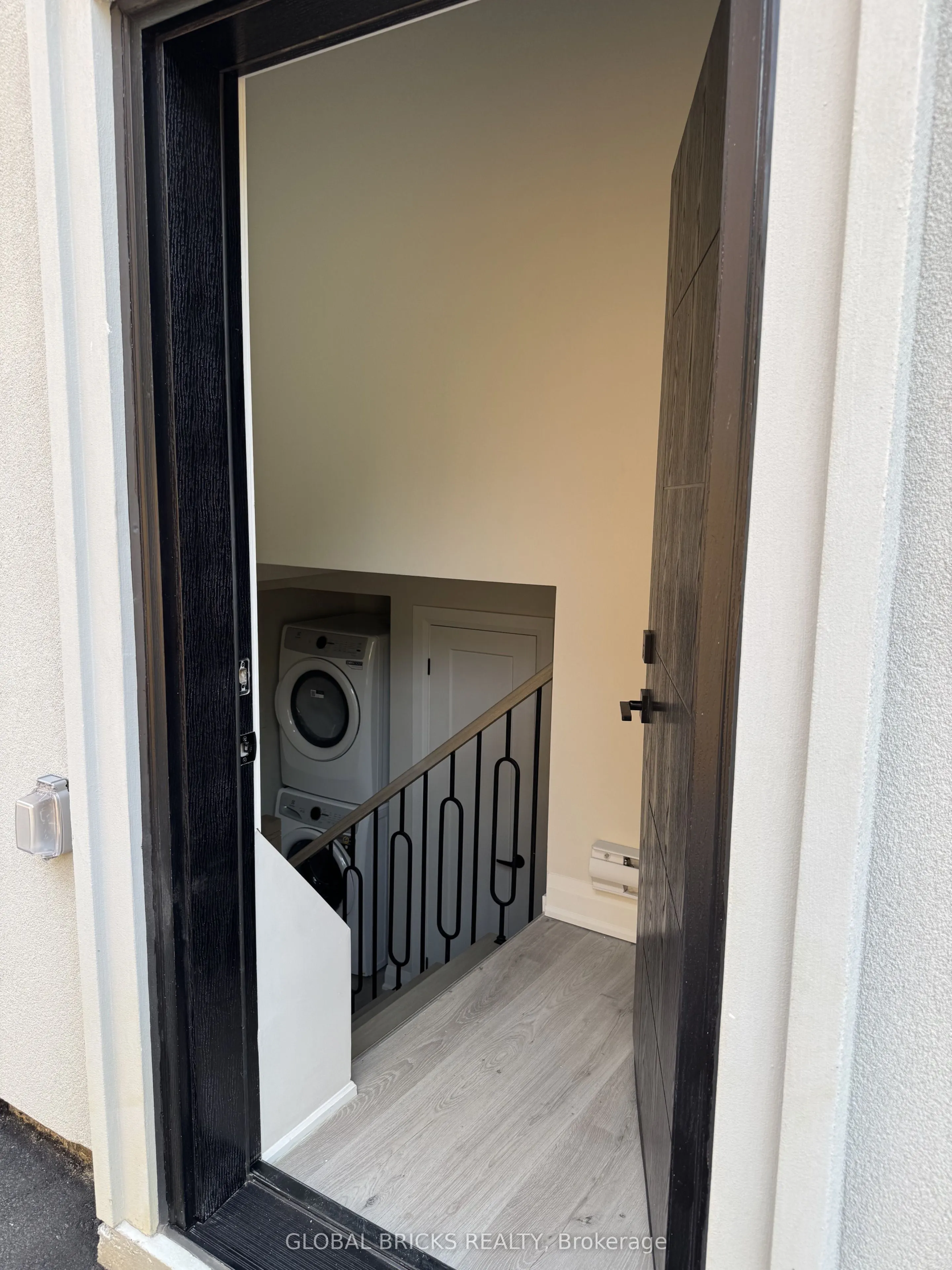 101 Minerva Avenue #Unit 3- Lower