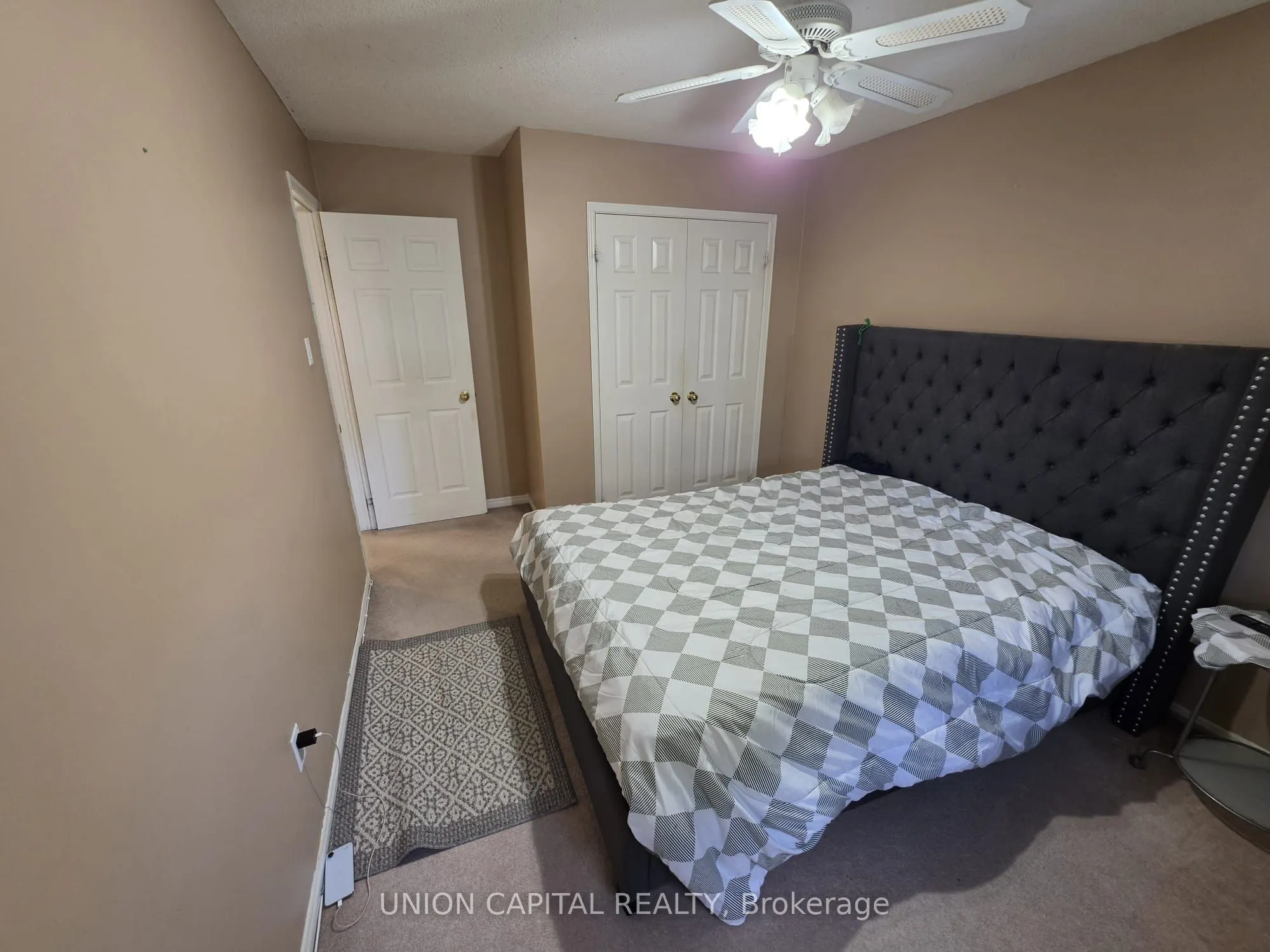 2363 Strathmore Crescent