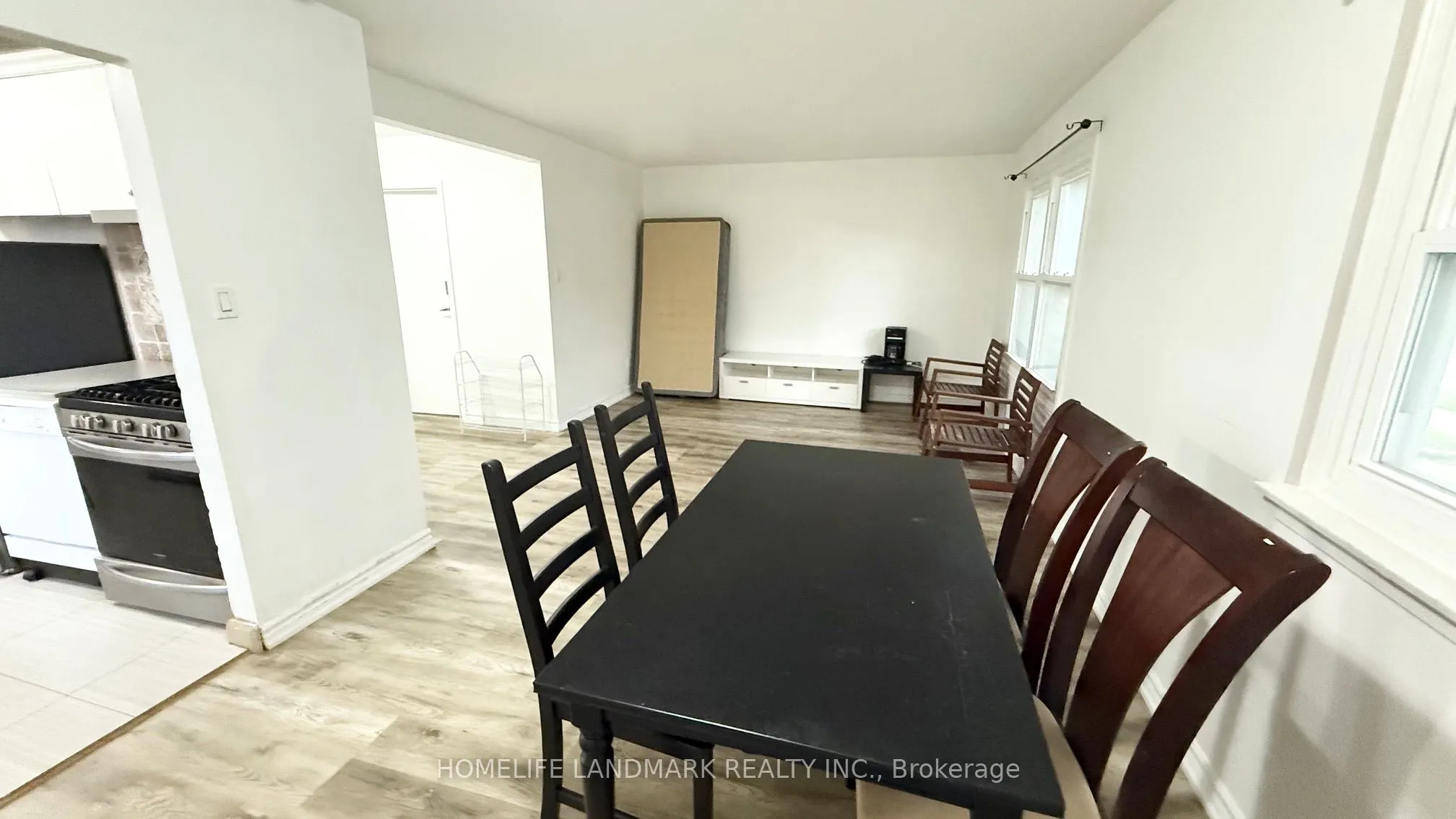 81 United Square #Main Floor