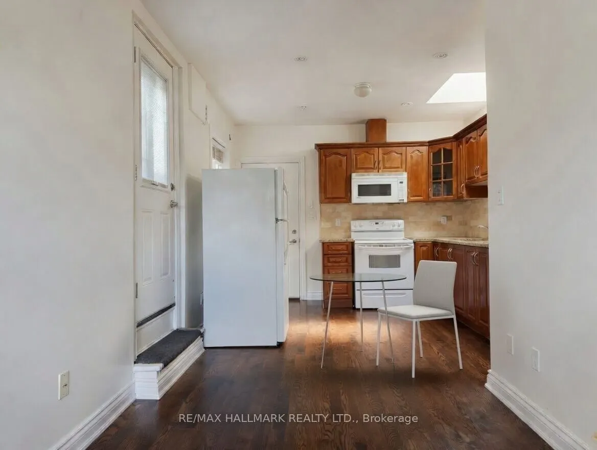 2038 Danforth Avenue #2