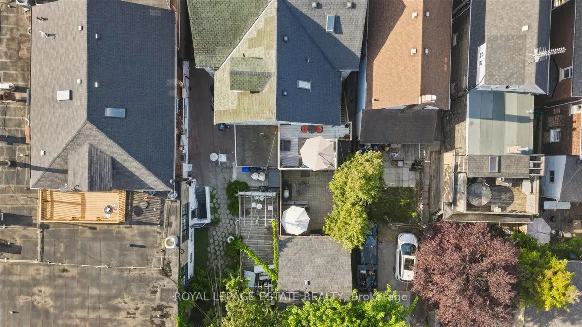 1398 Queen Street E