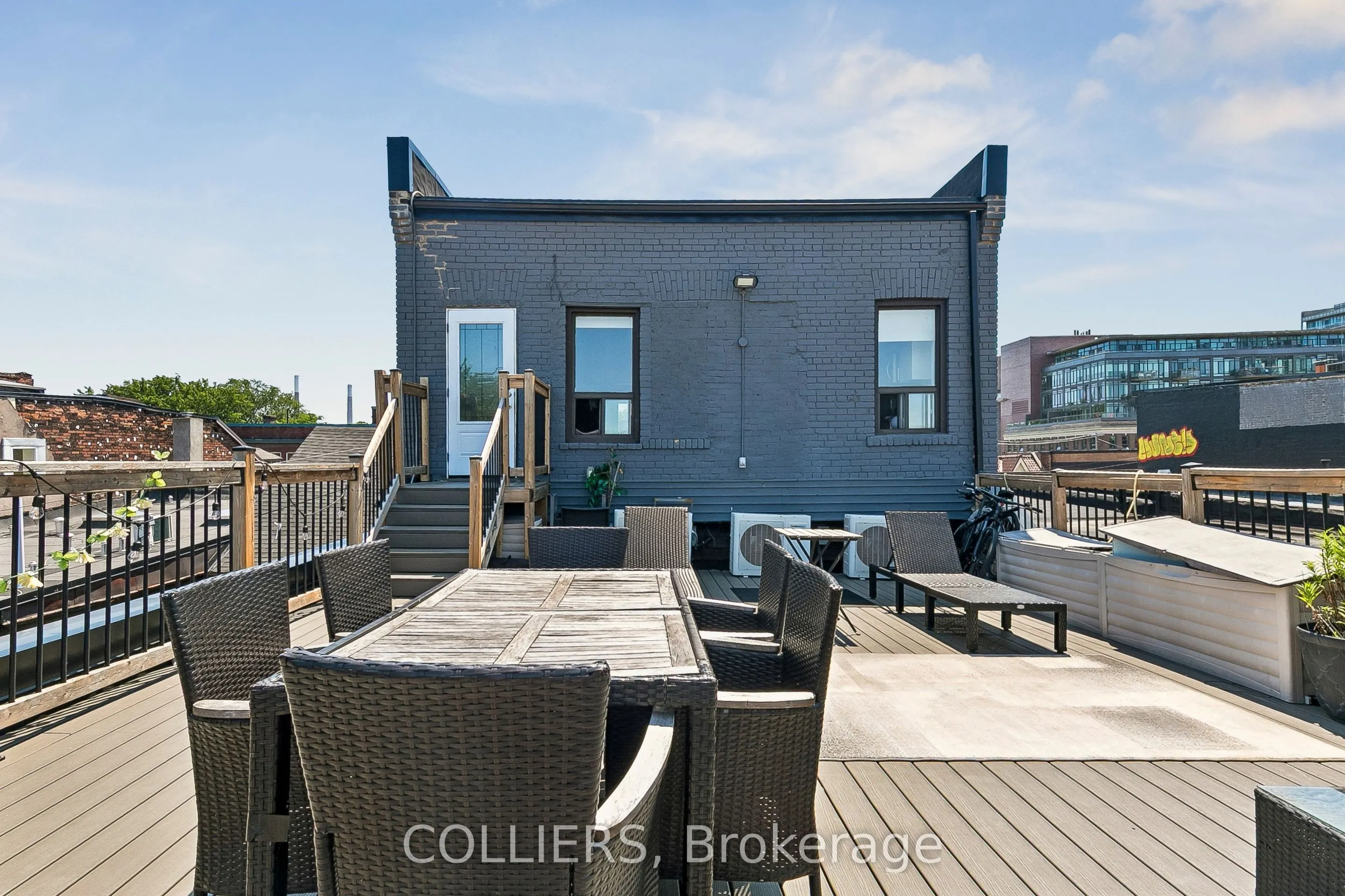 728 Queen Street E