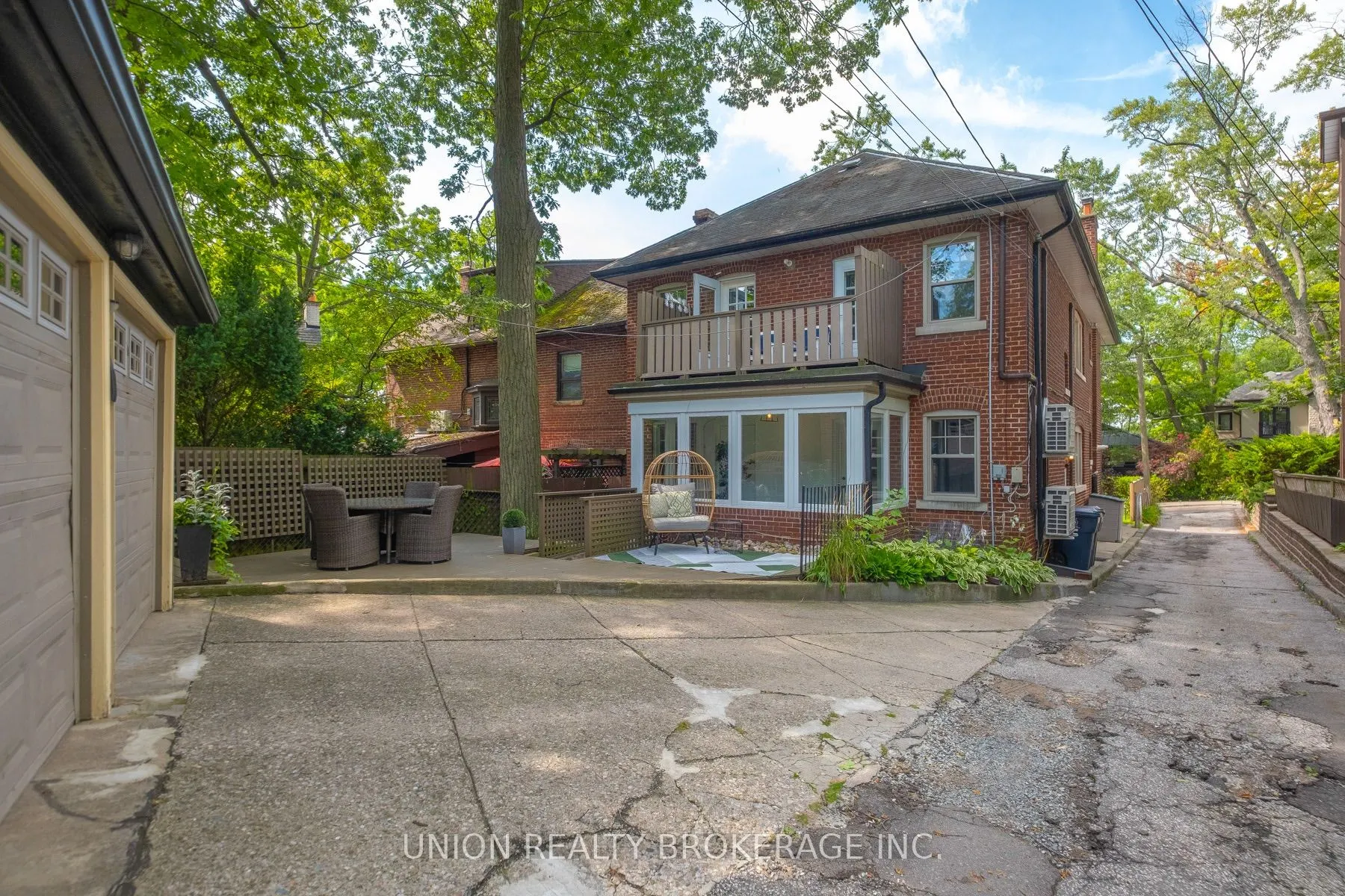 55 Pine Crescent