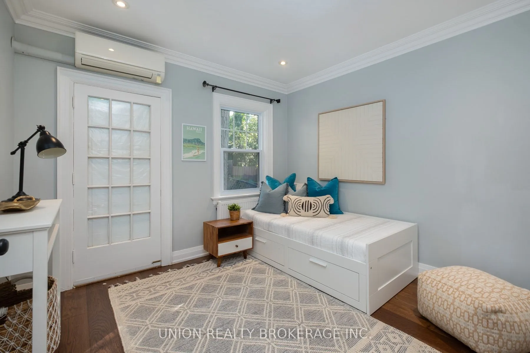 55 Pine Crescent