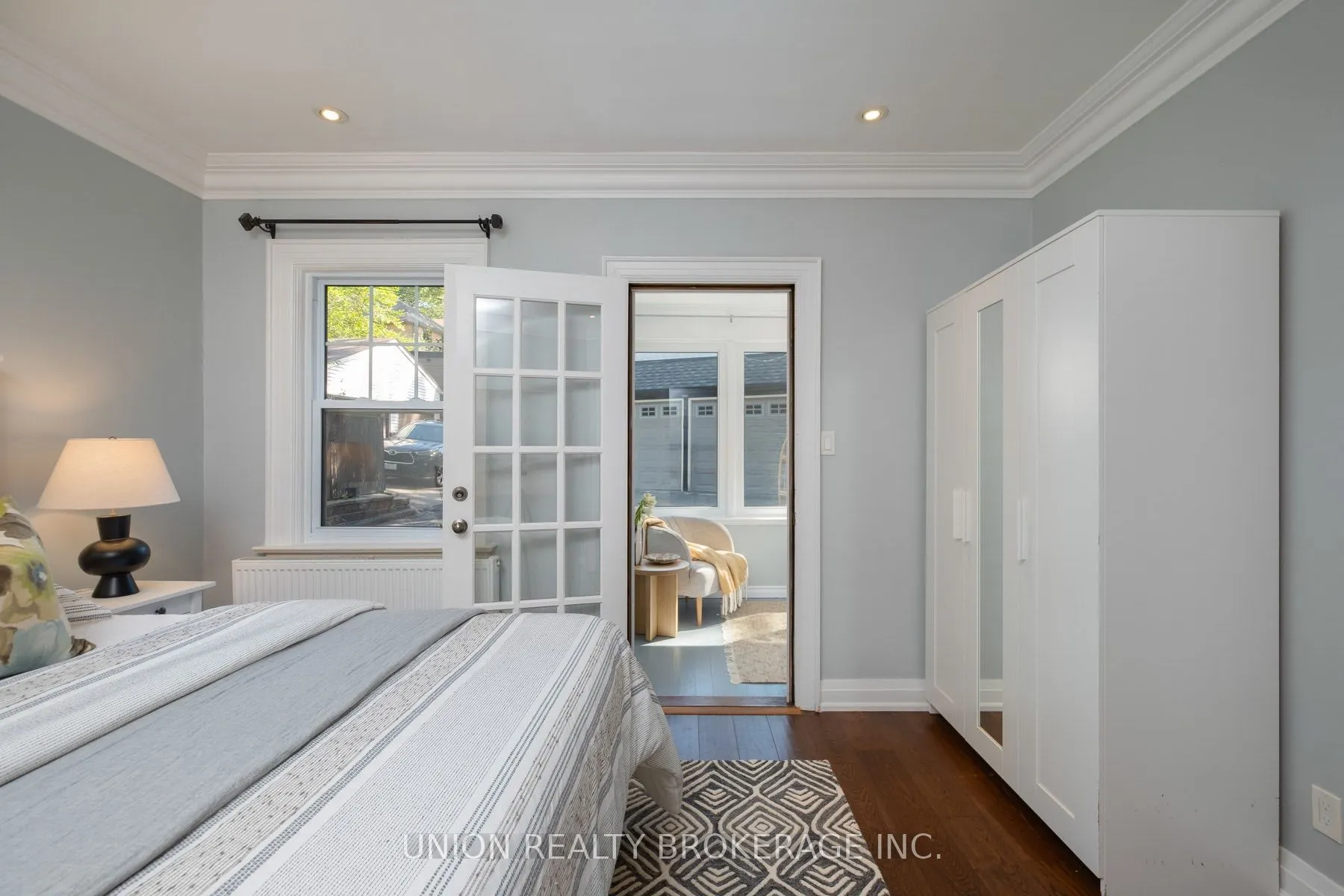 55 Pine Crescent