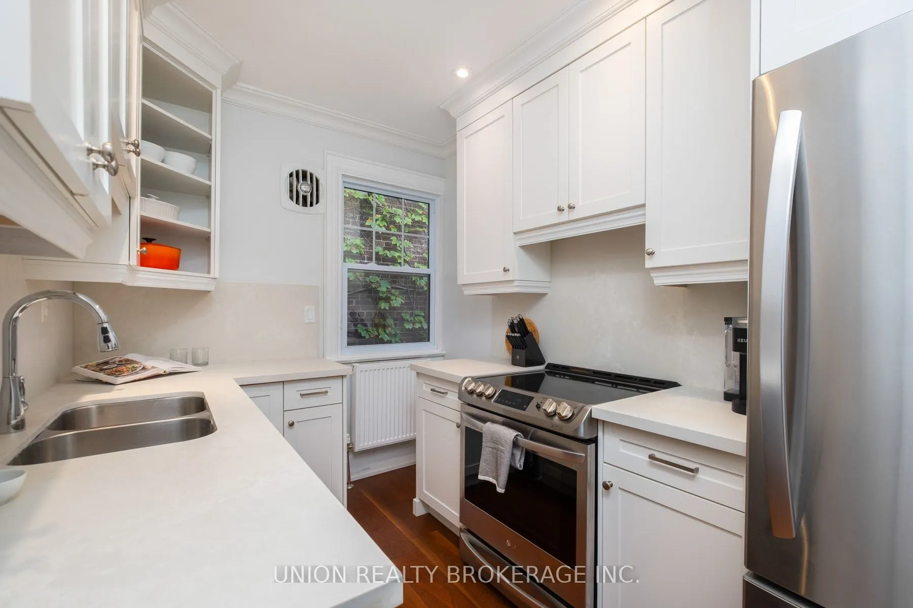 55 Pine Crescent