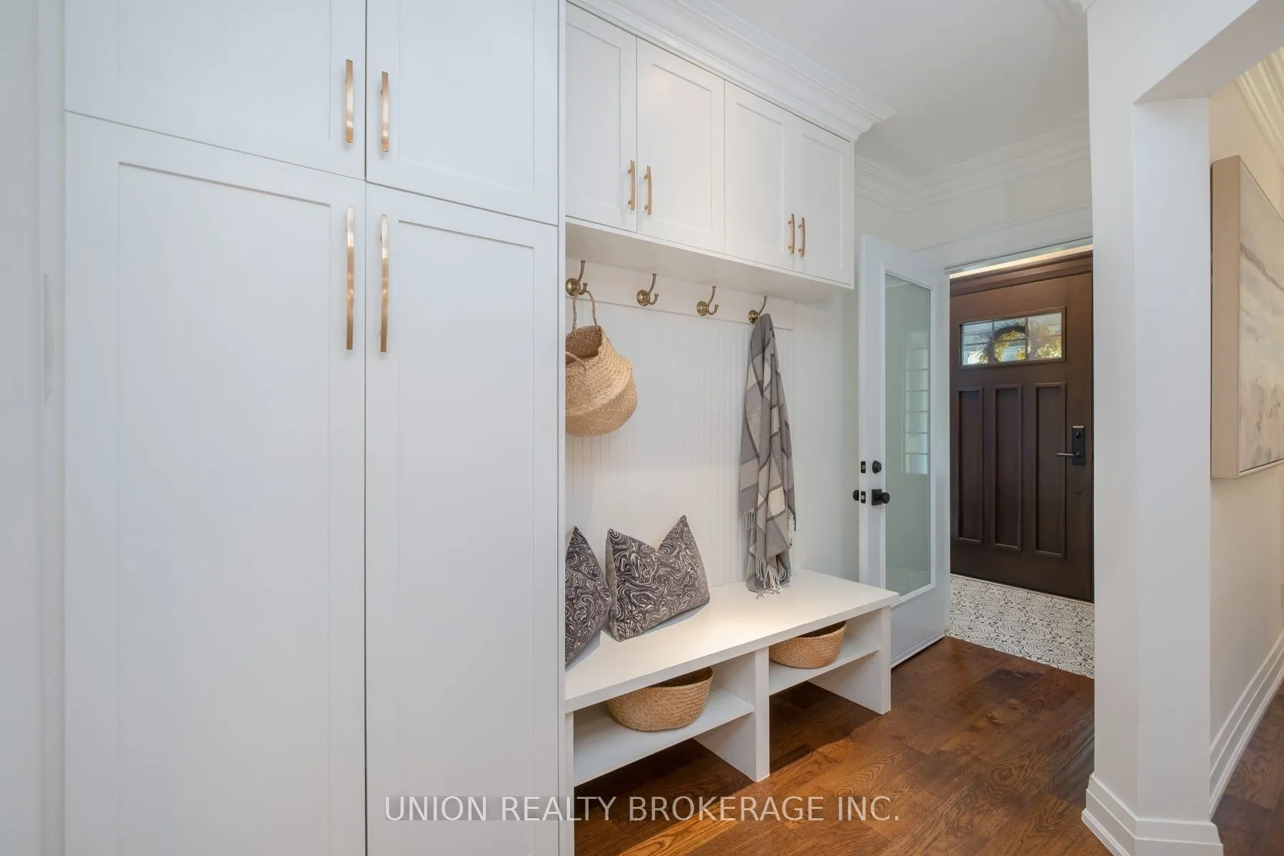 55 Pine Crescent