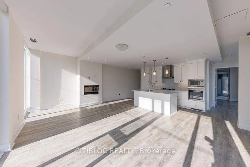 200 Woodbine Avenue #301