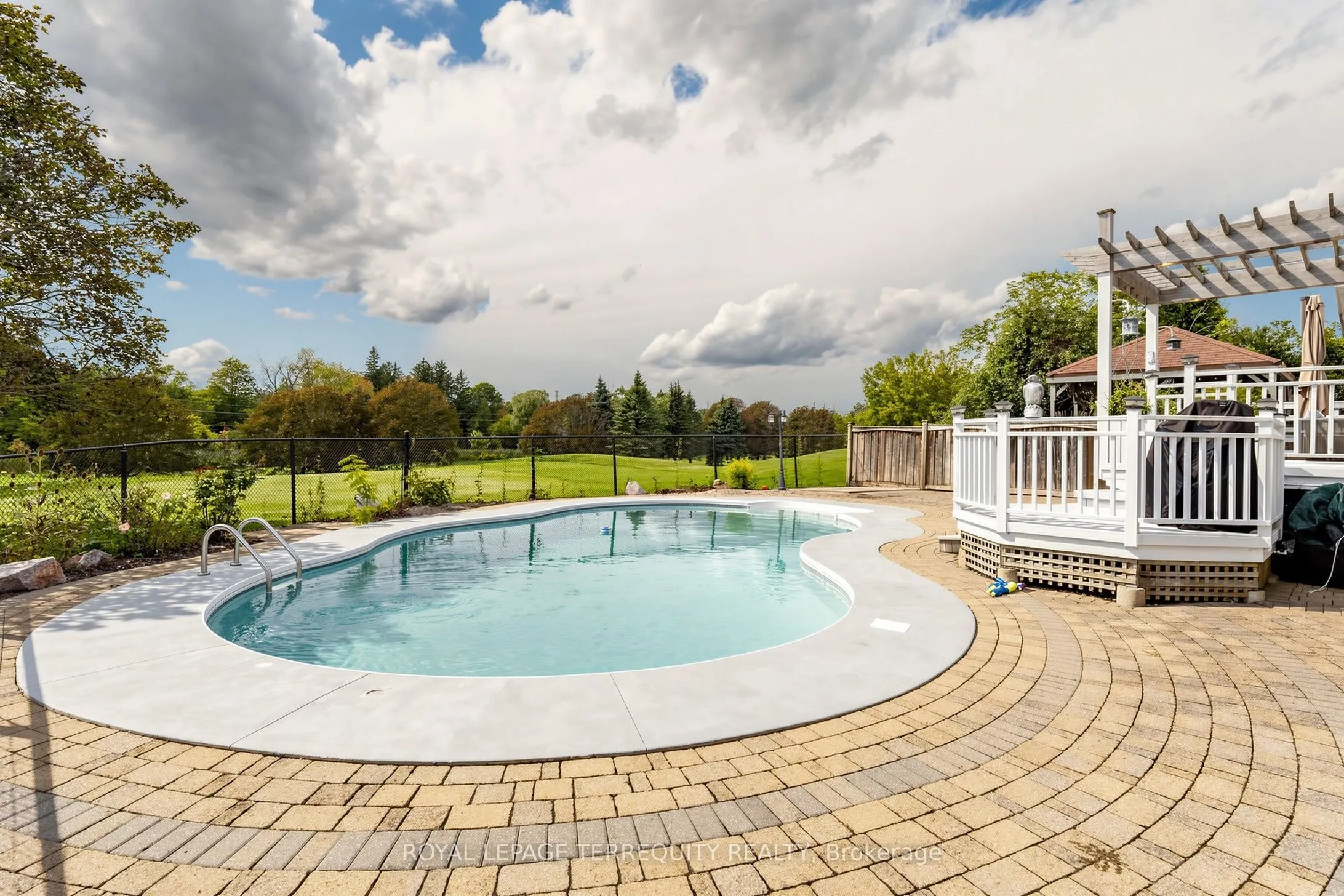 10 Roberson Drive