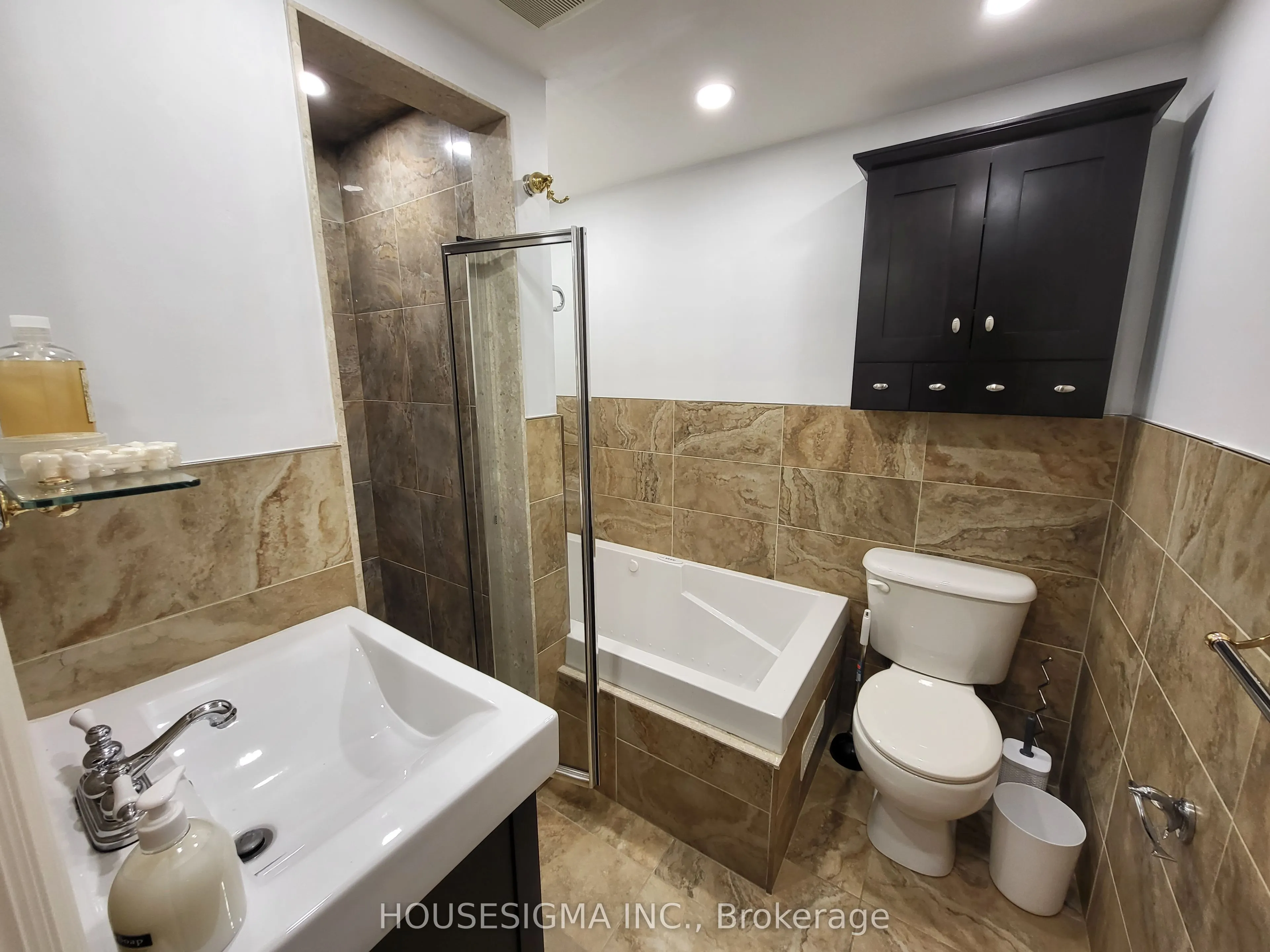 79 Weir Crescent #Lower