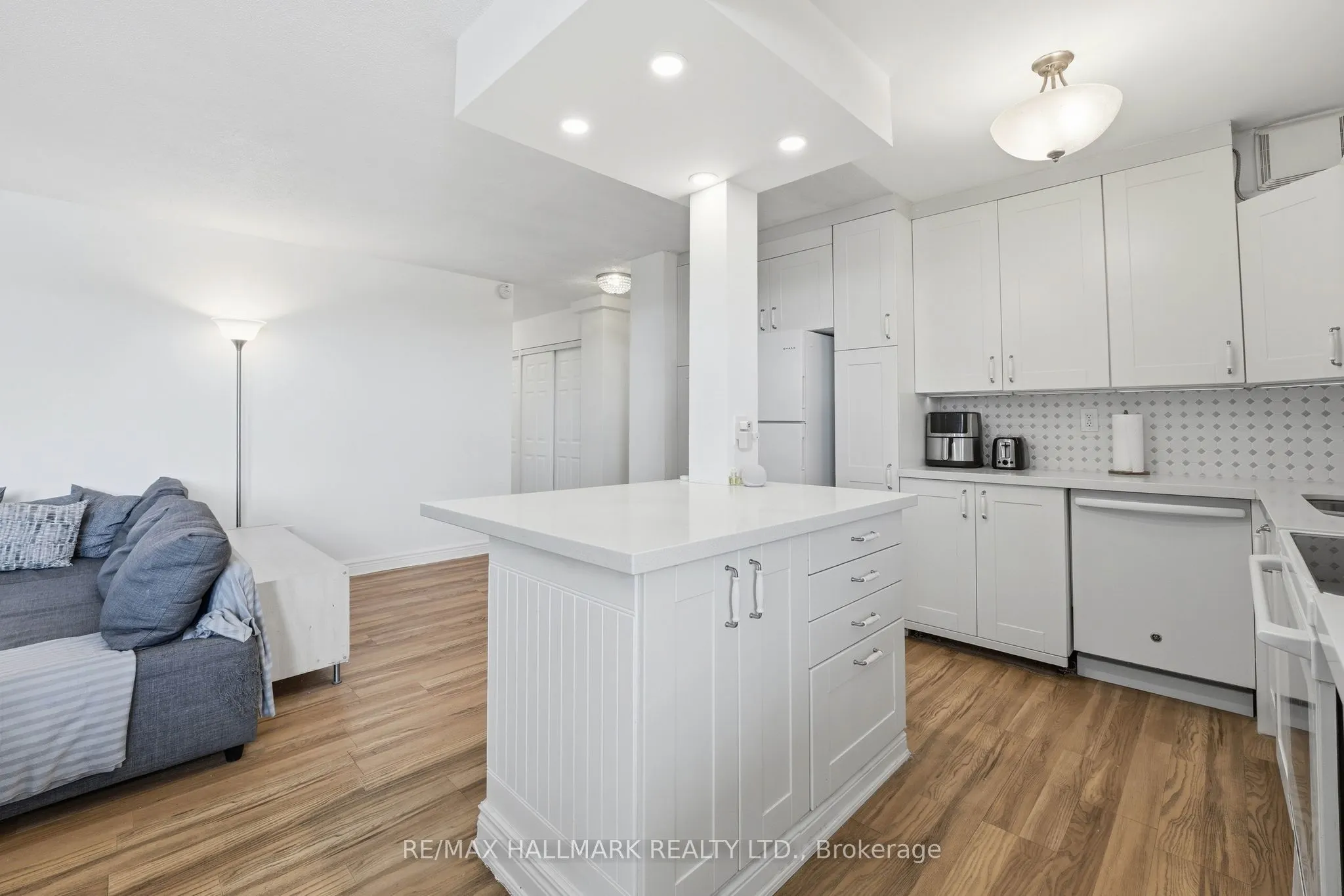 180 Markham Road #503