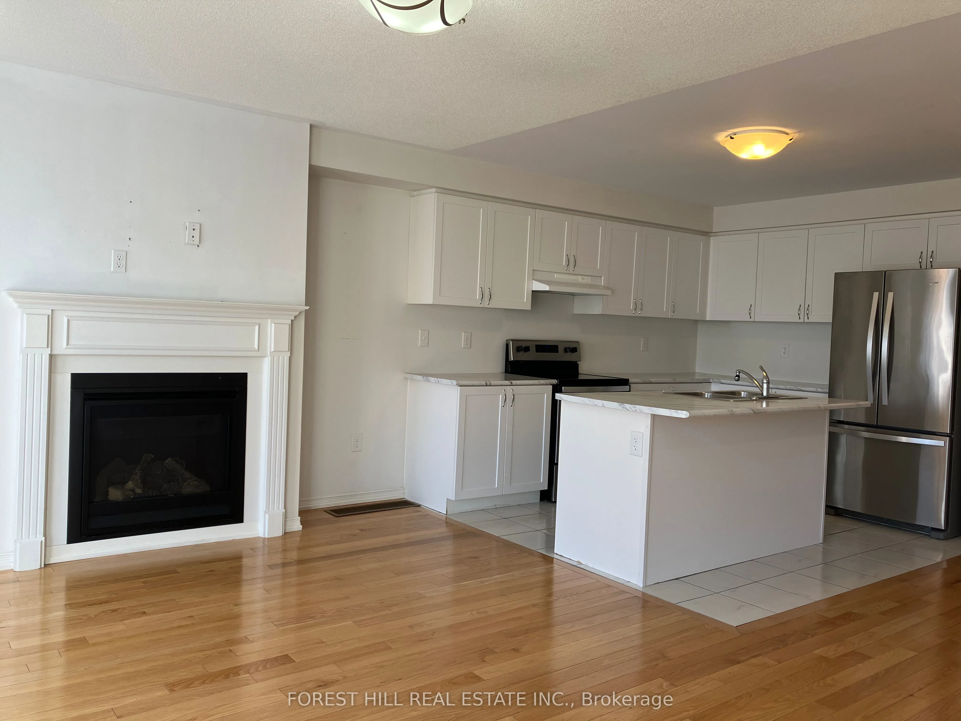 2448 Equestrian Crescent