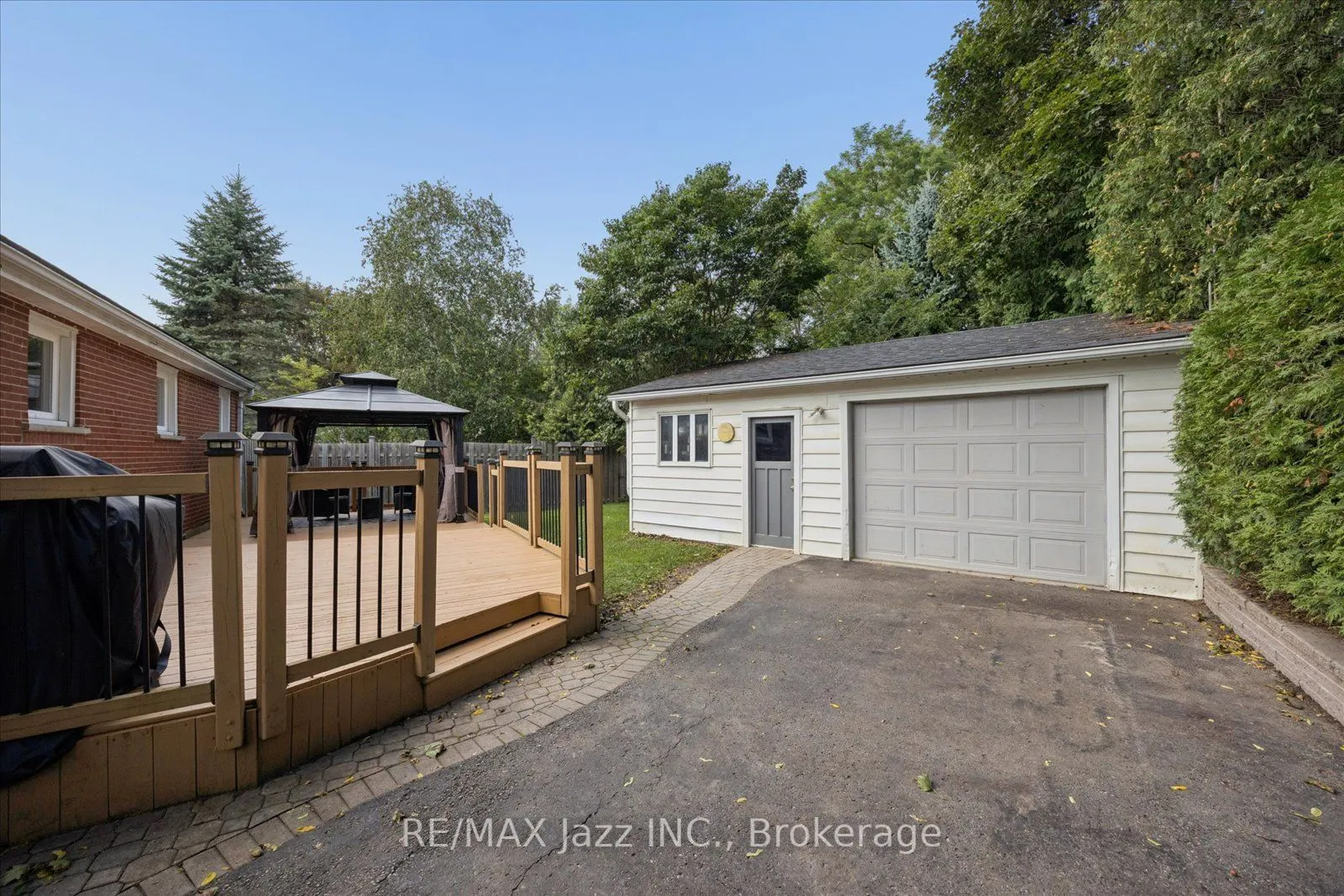 364 King Street E