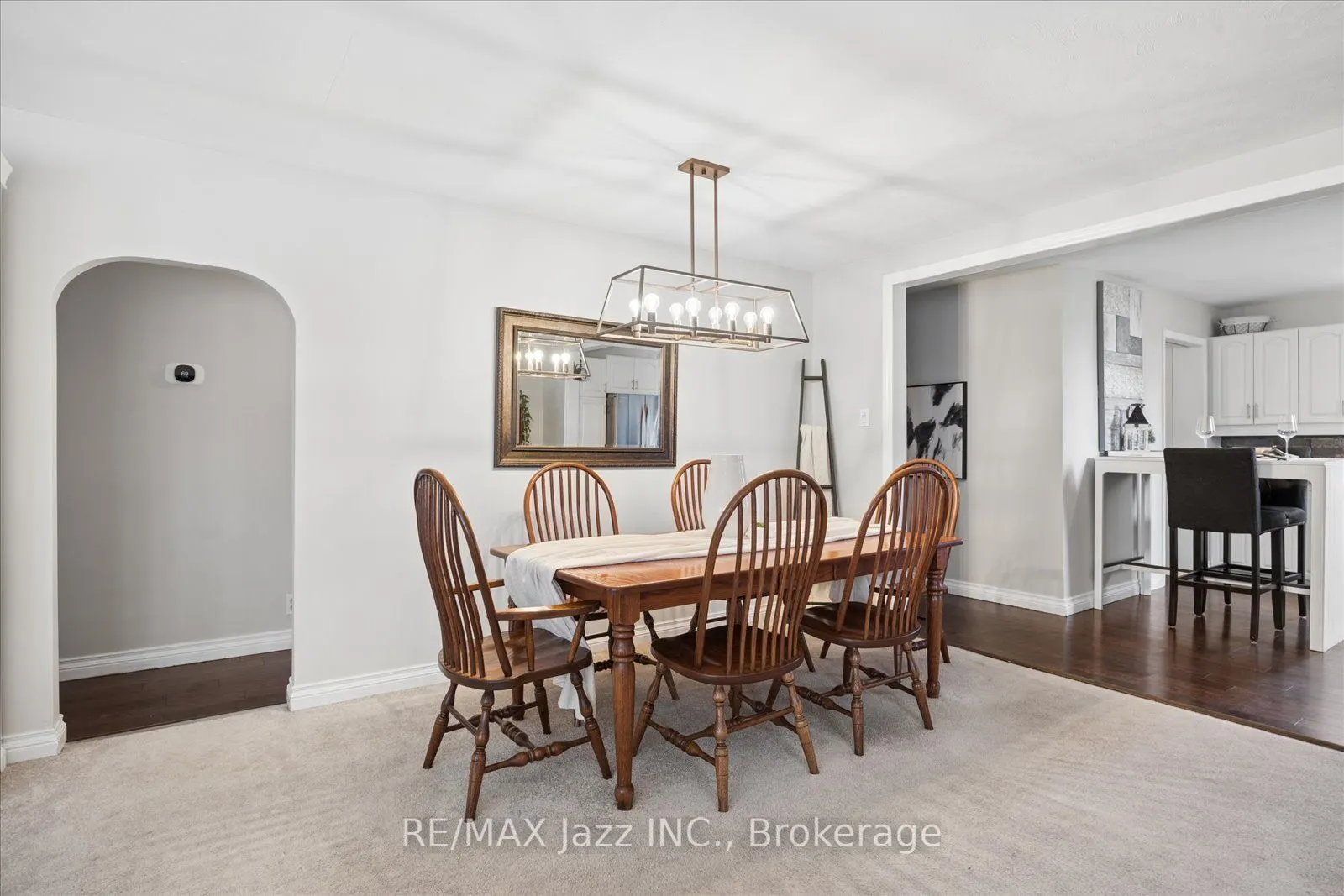 364 King Street E