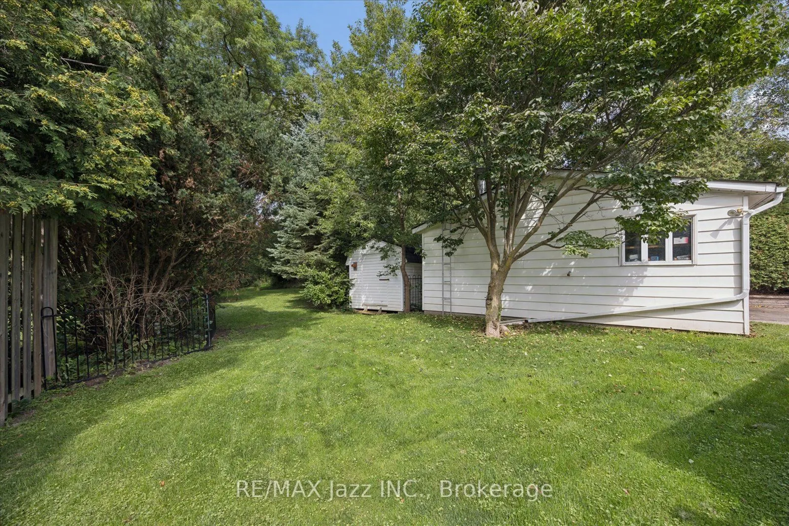 364 King Street E