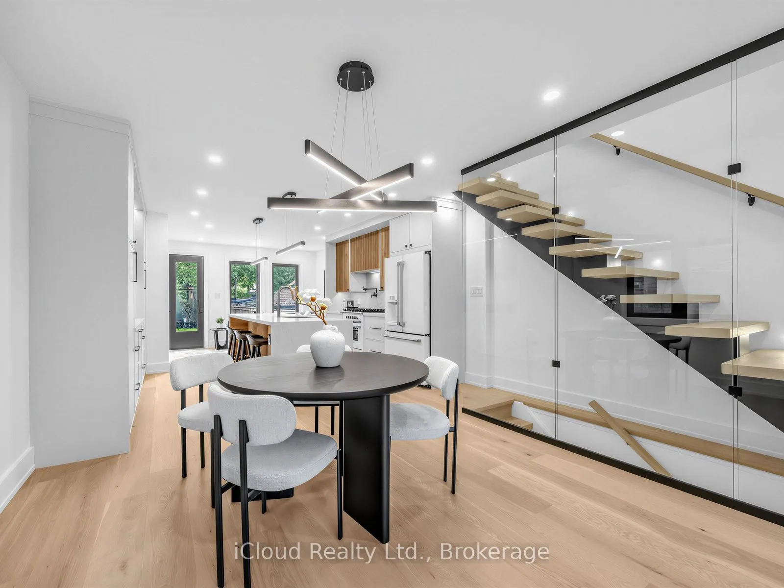 96 Woodycrest Avenue