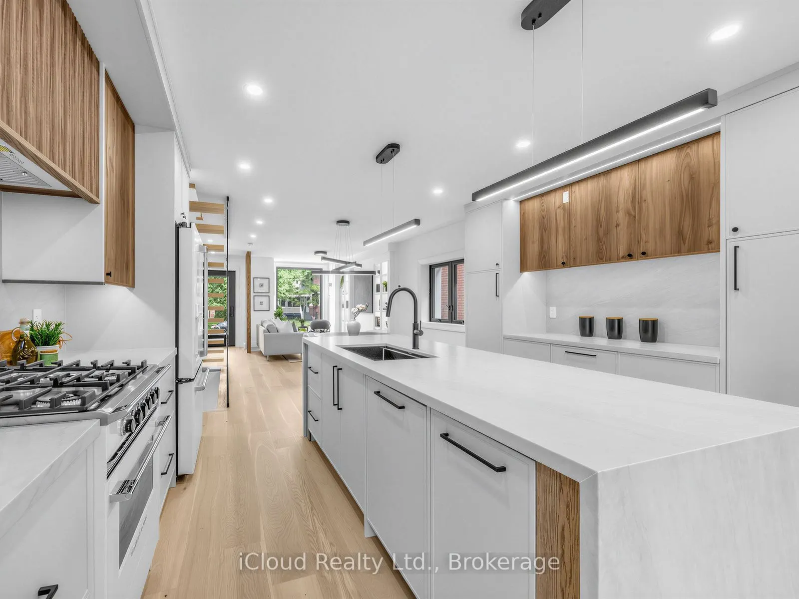 96 Woodycrest Avenue