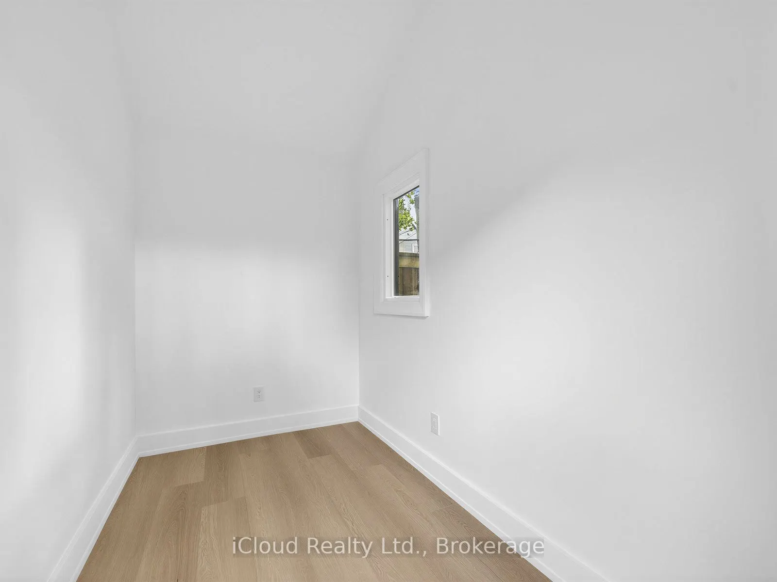 96 Woodycrest Avenue