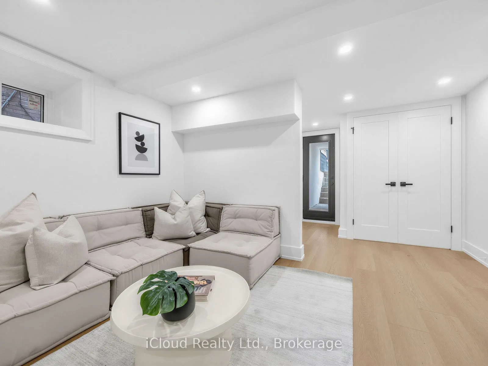 96 Woodycrest Avenue