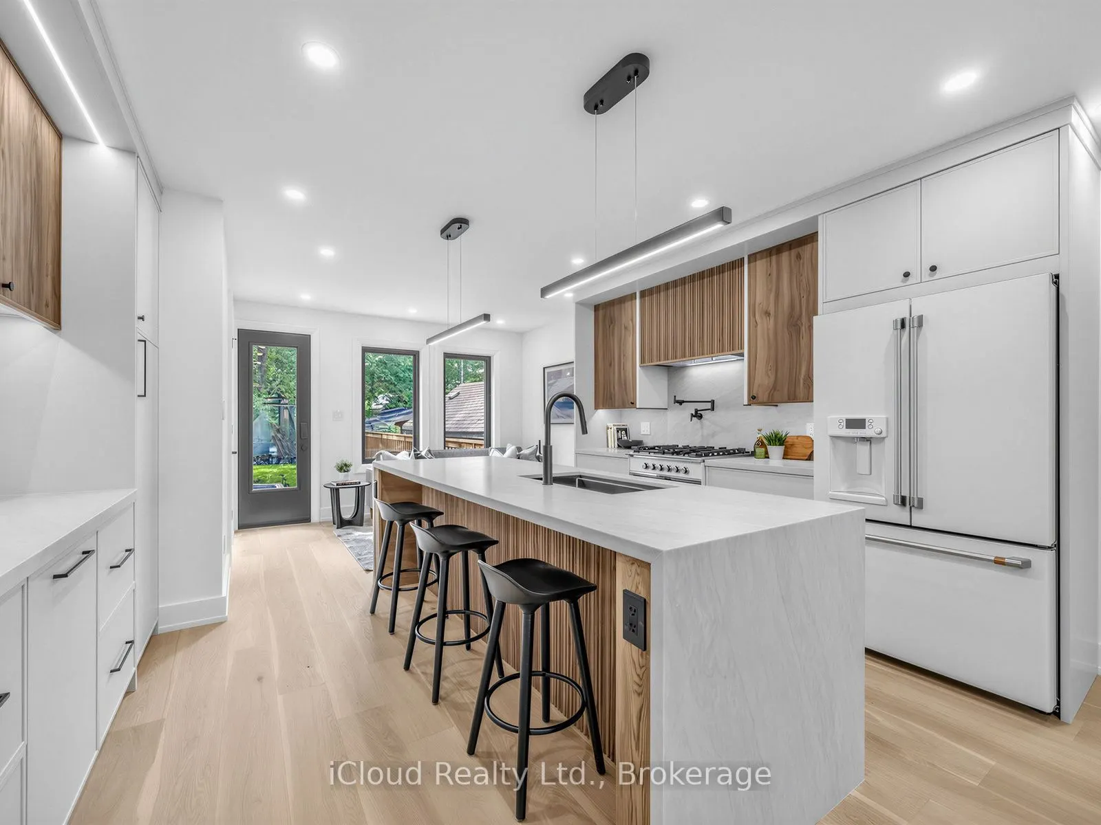 96 Woodycrest Avenue