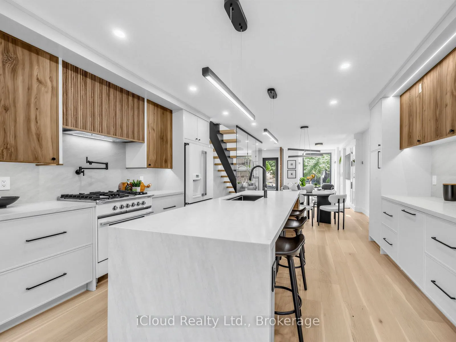 96 Woodycrest Avenue