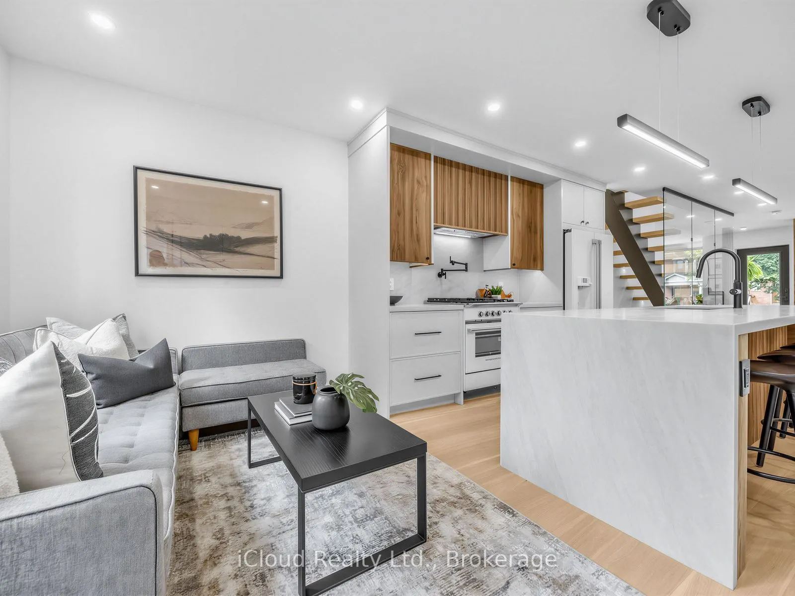 96 Woodycrest Avenue