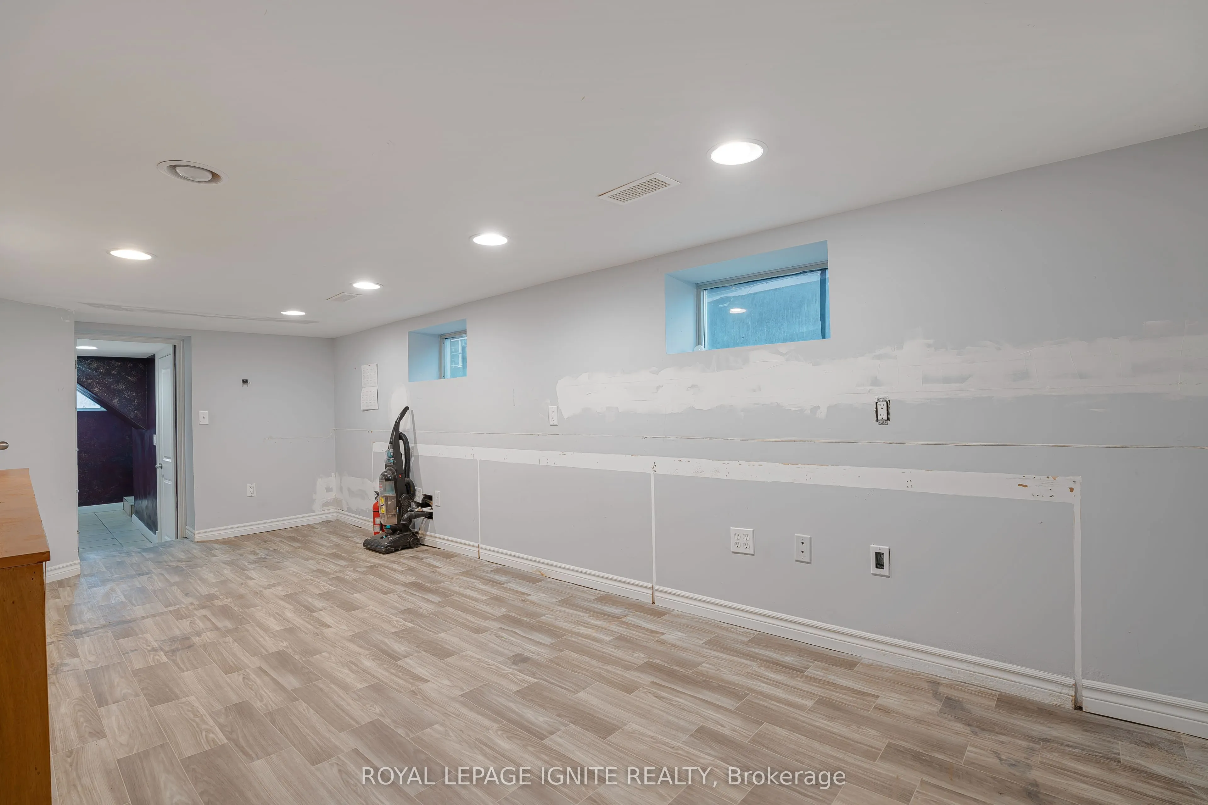 951 Simcoe Street N