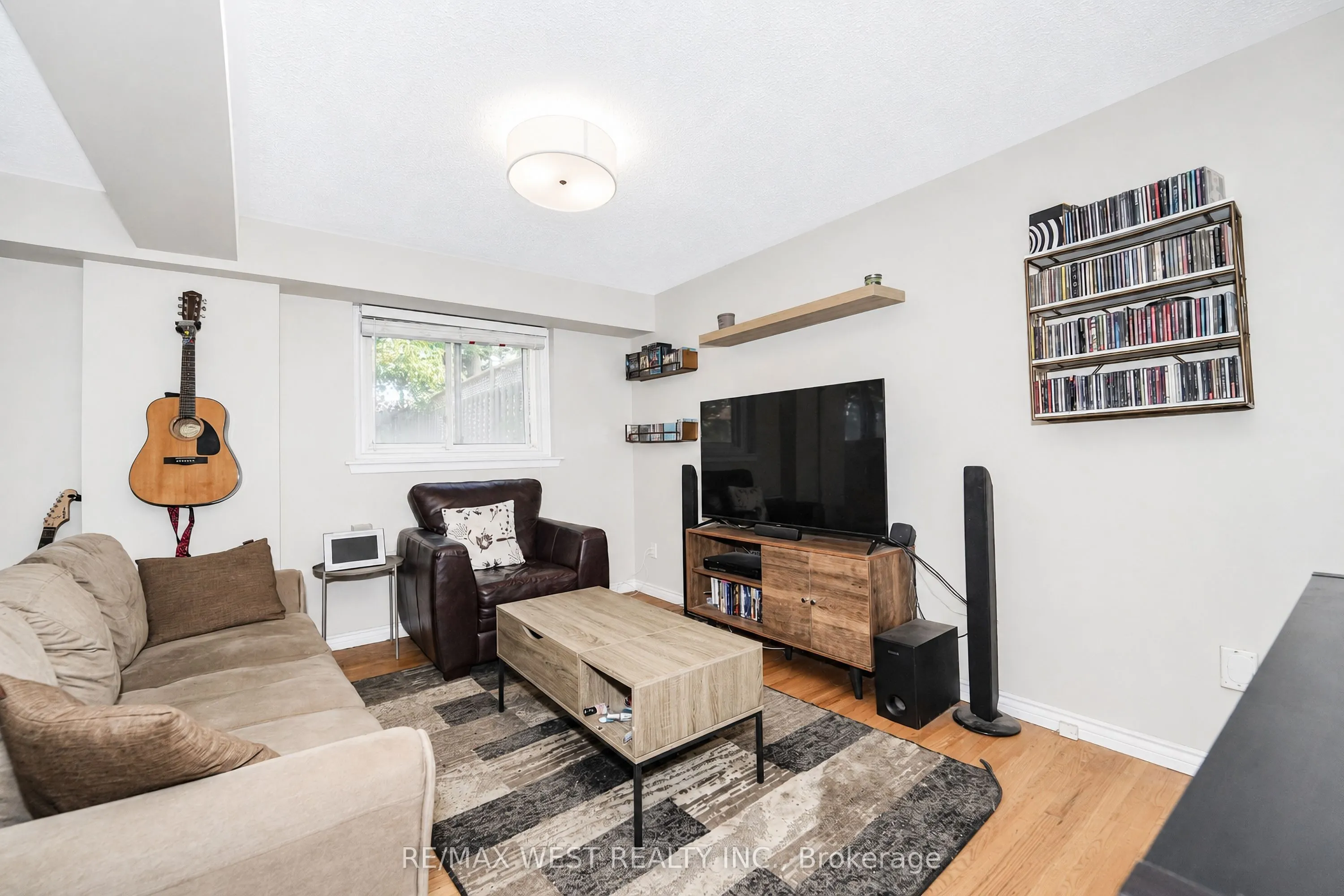 1105 Valley Court