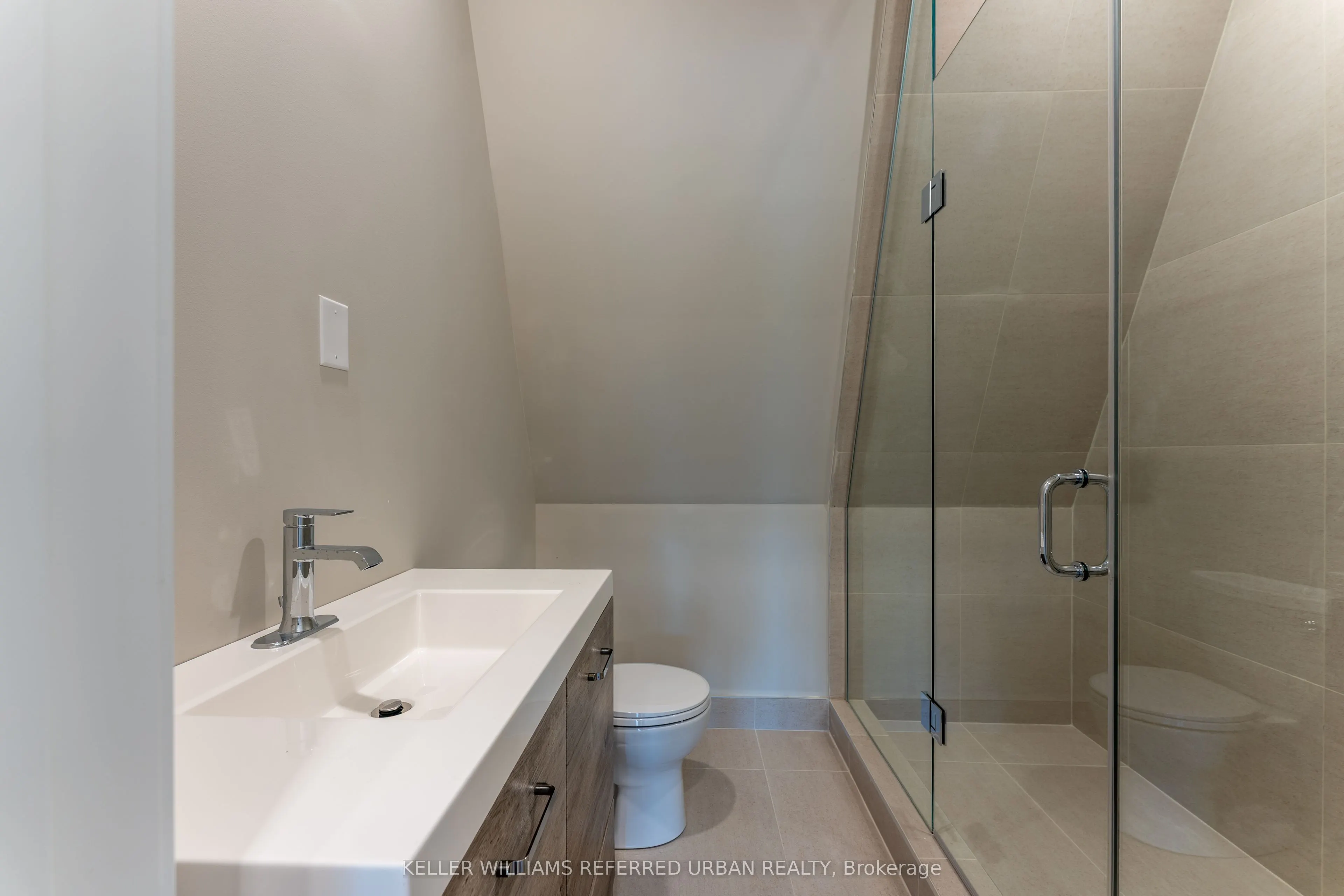 352 Jones Avenue #4