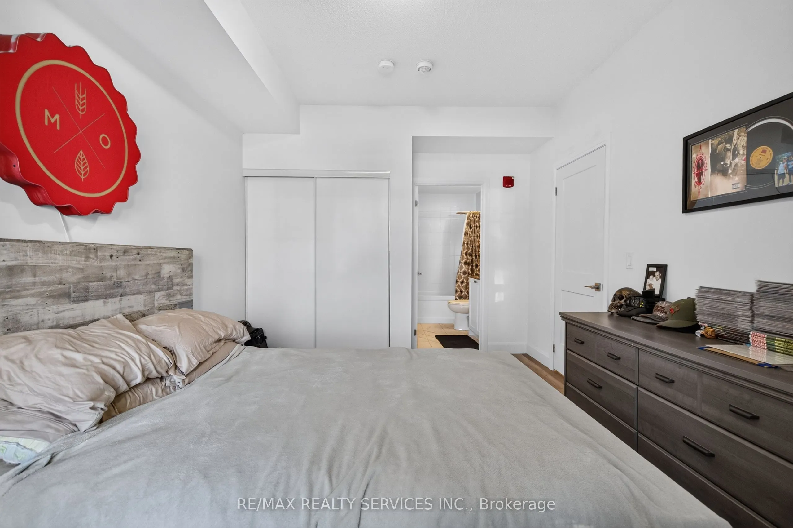 50 Lakebreeze Drive #129