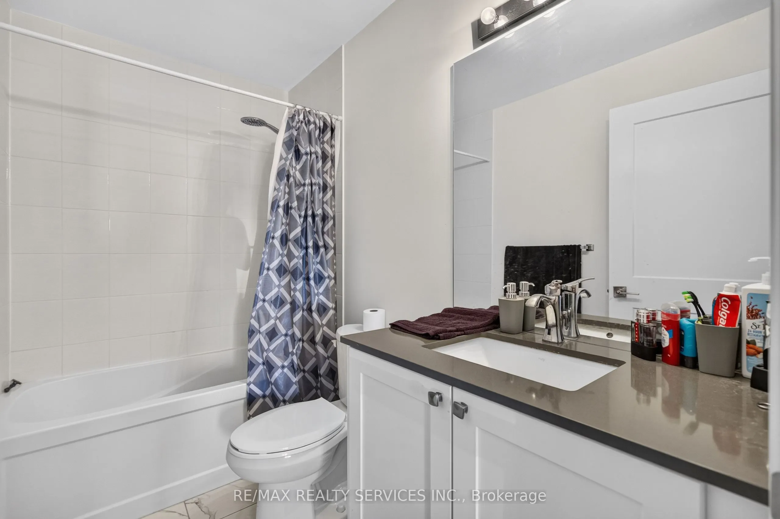 50 Lakebreeze Drive #129