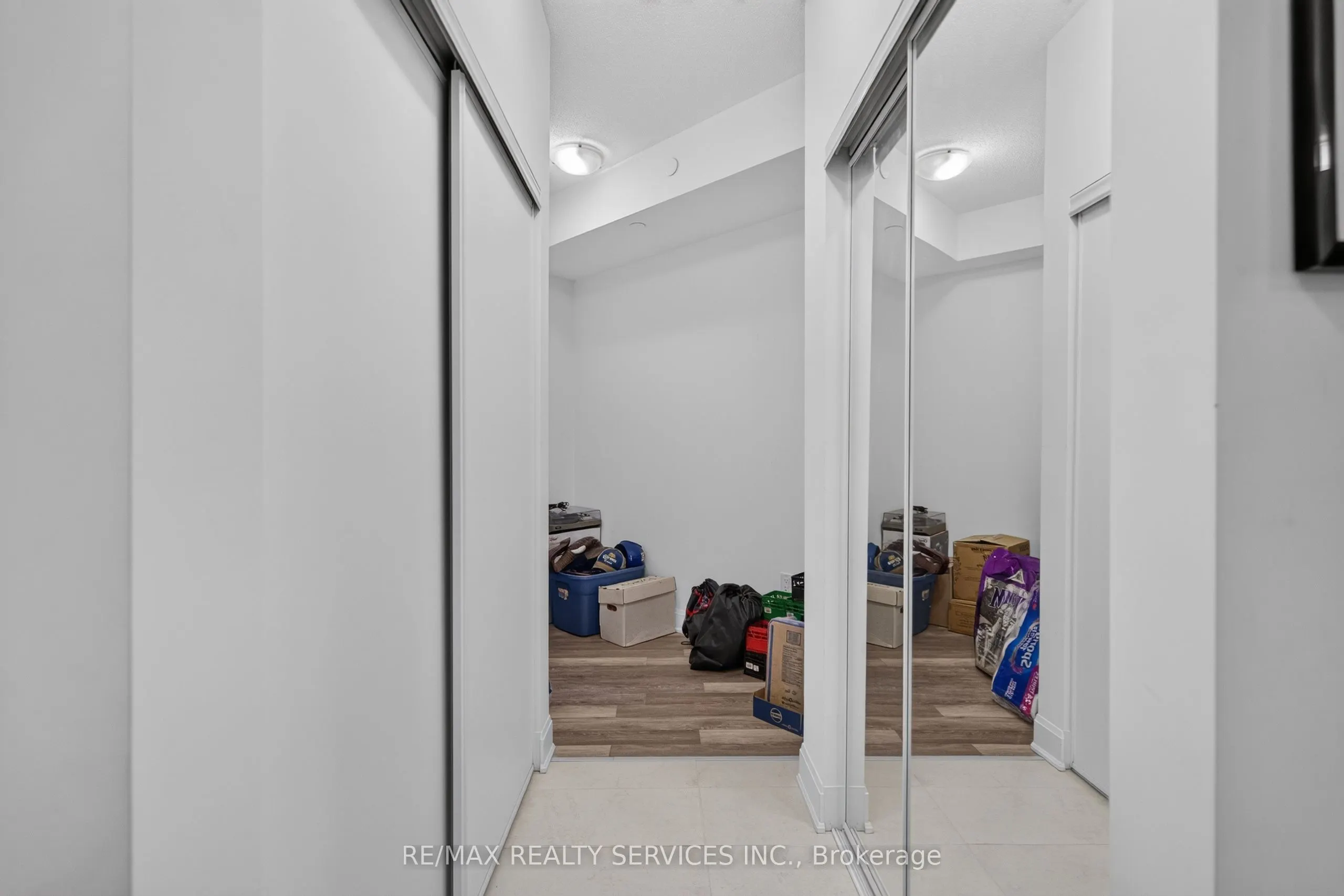 50 Lakebreeze Drive #129