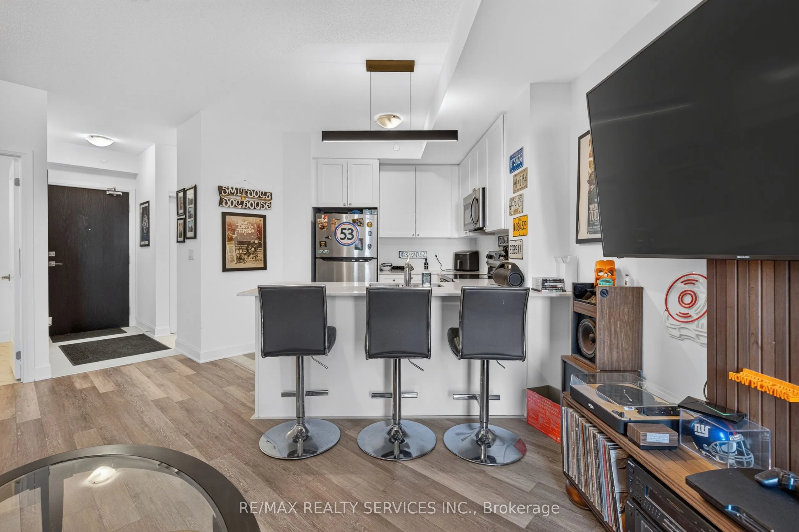 50 Lakebreeze Drive #129