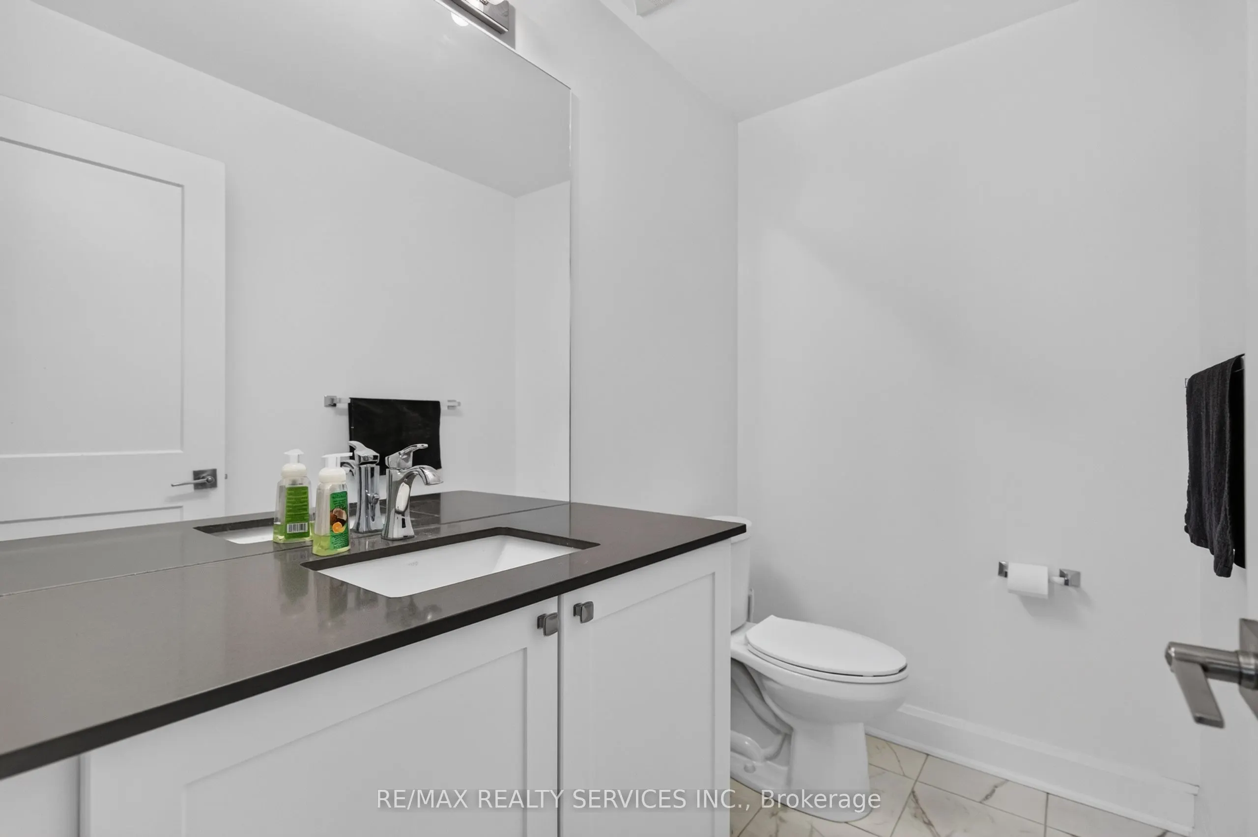 50 Lakebreeze Drive #129
