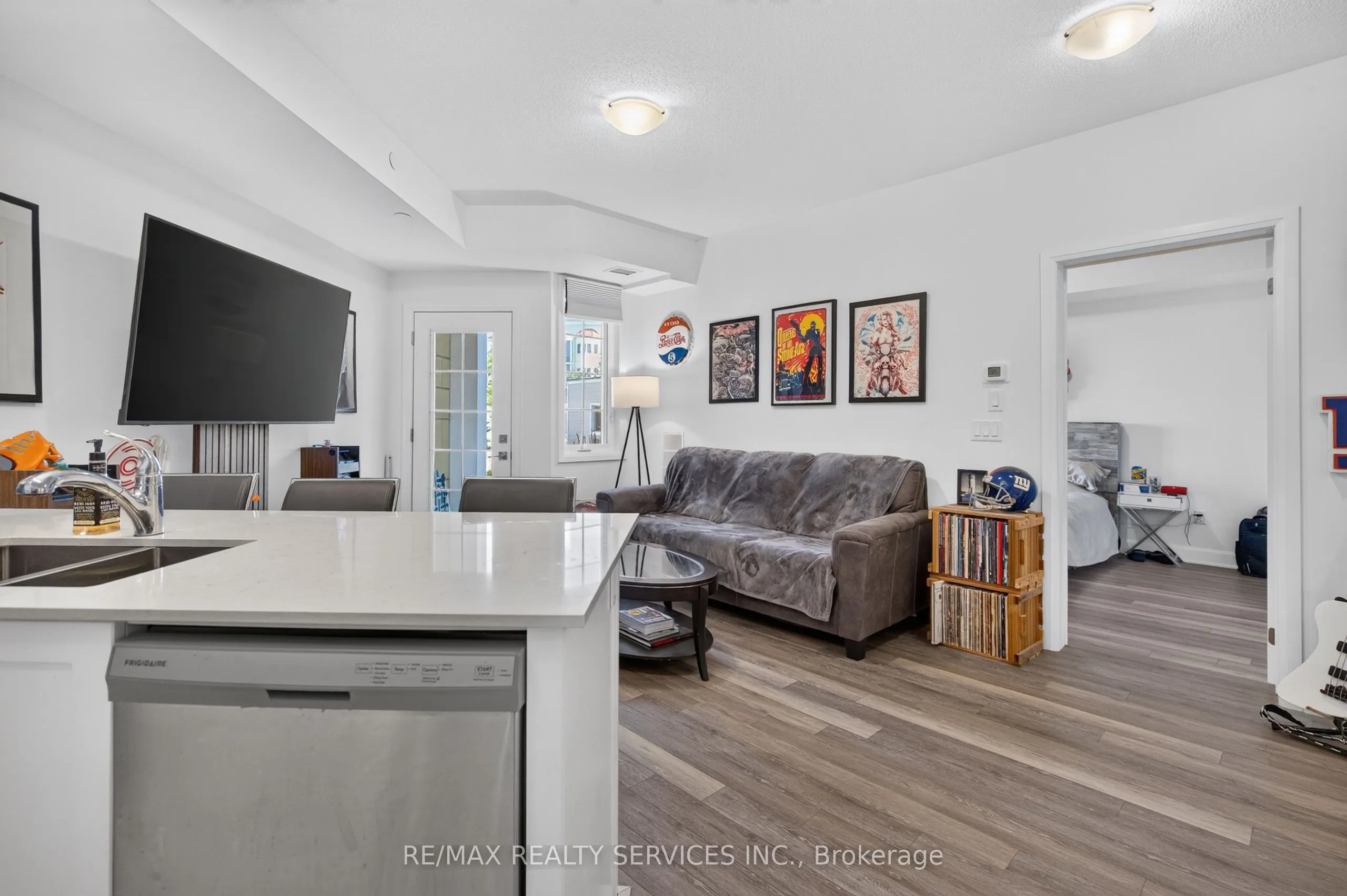 50 Lakebreeze Drive #129