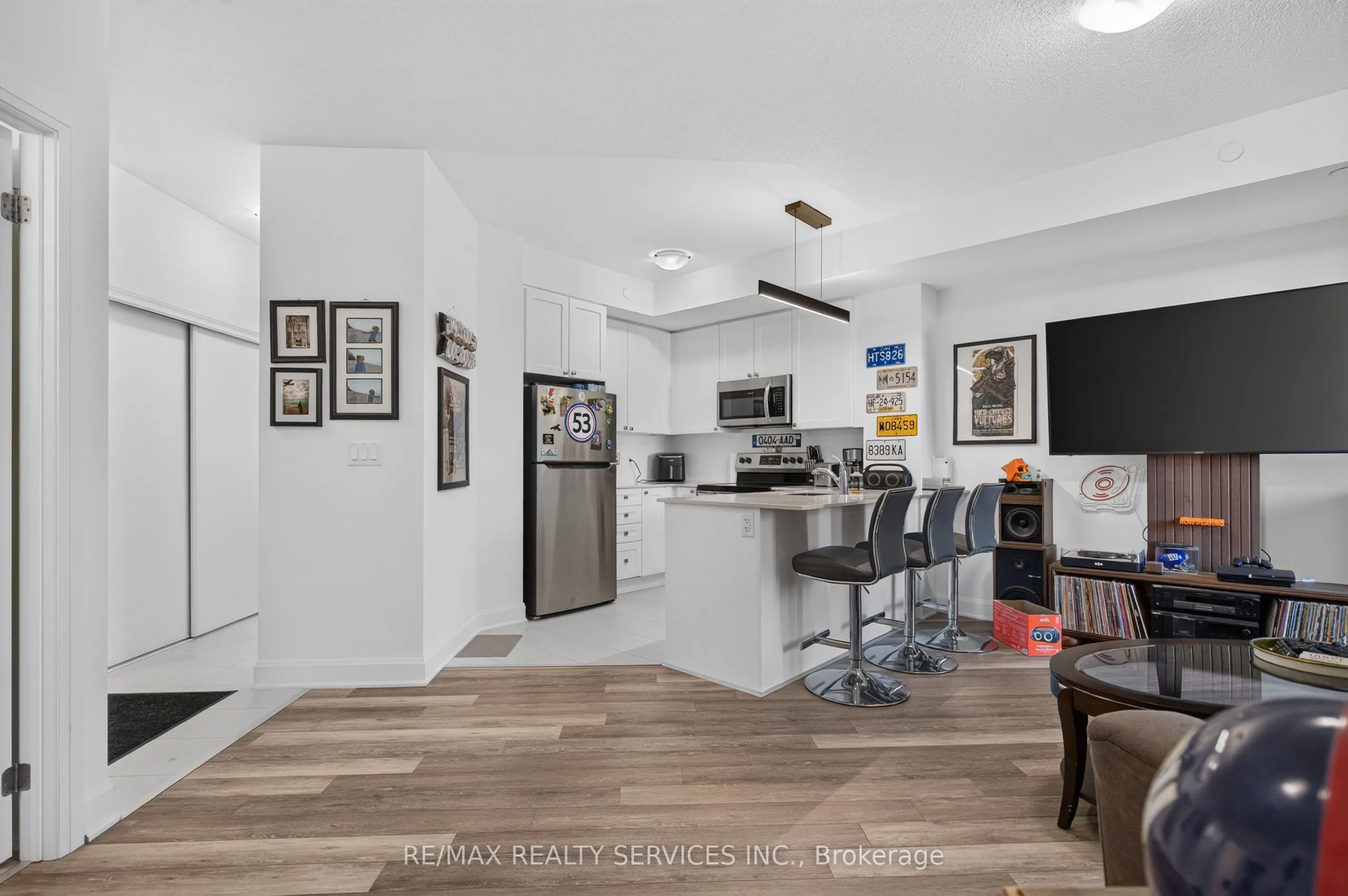50 Lakebreeze Drive #129