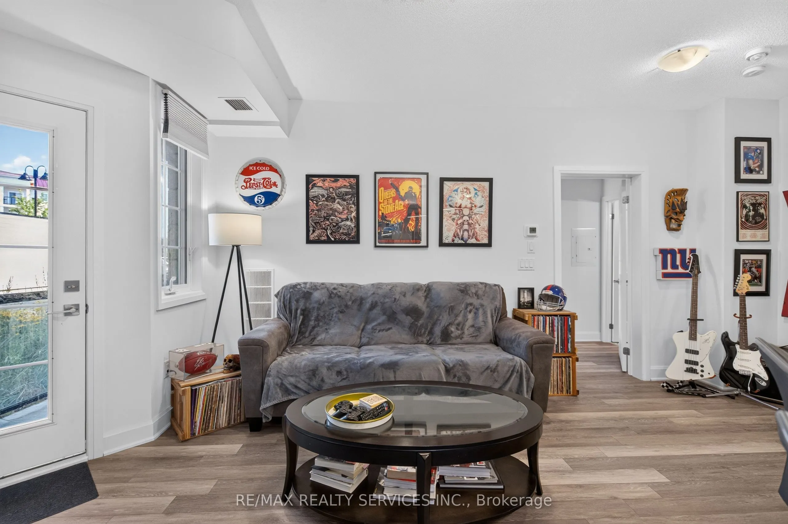 50 Lakebreeze Drive #129