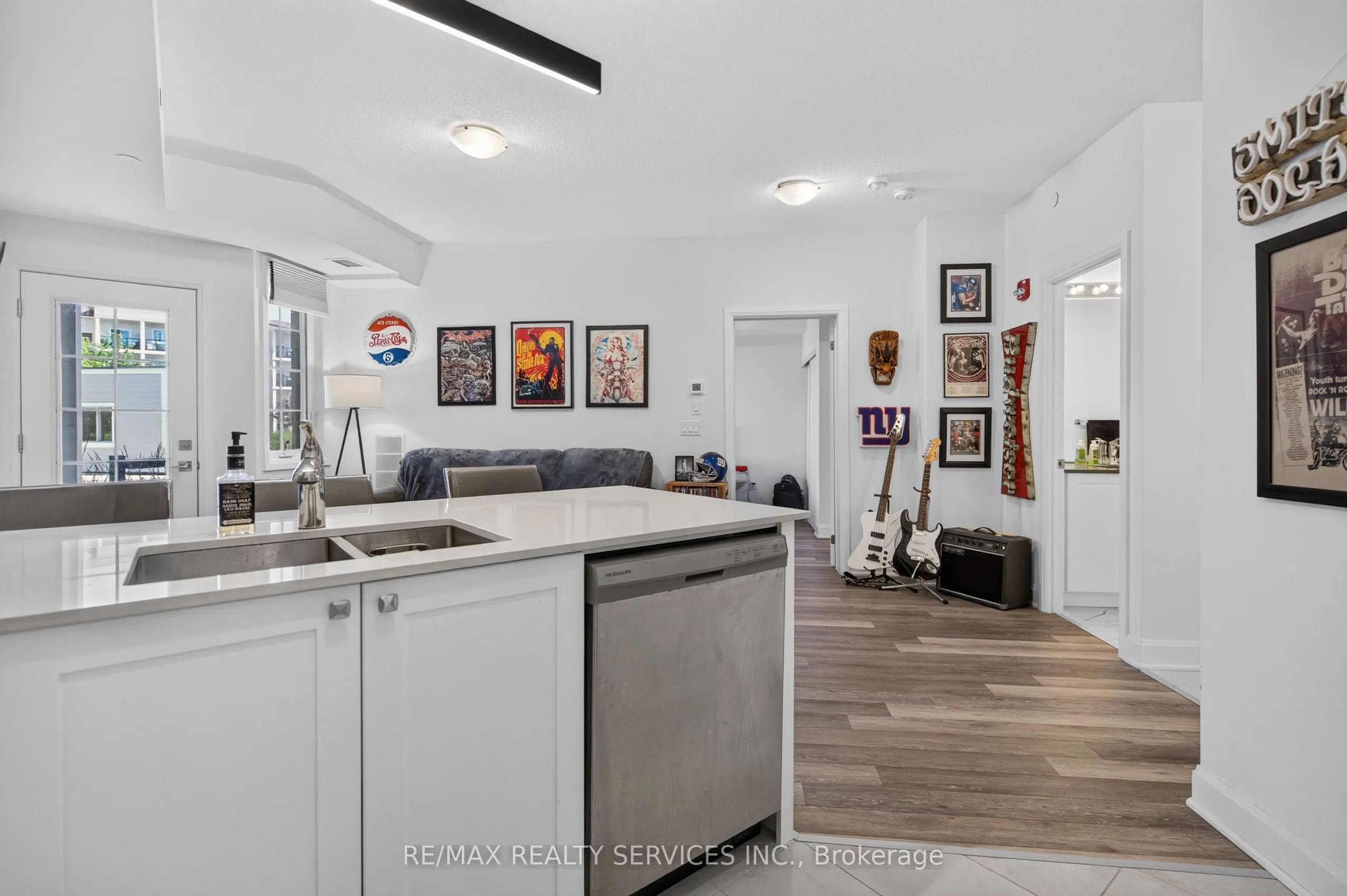 50 Lakebreeze Drive #129