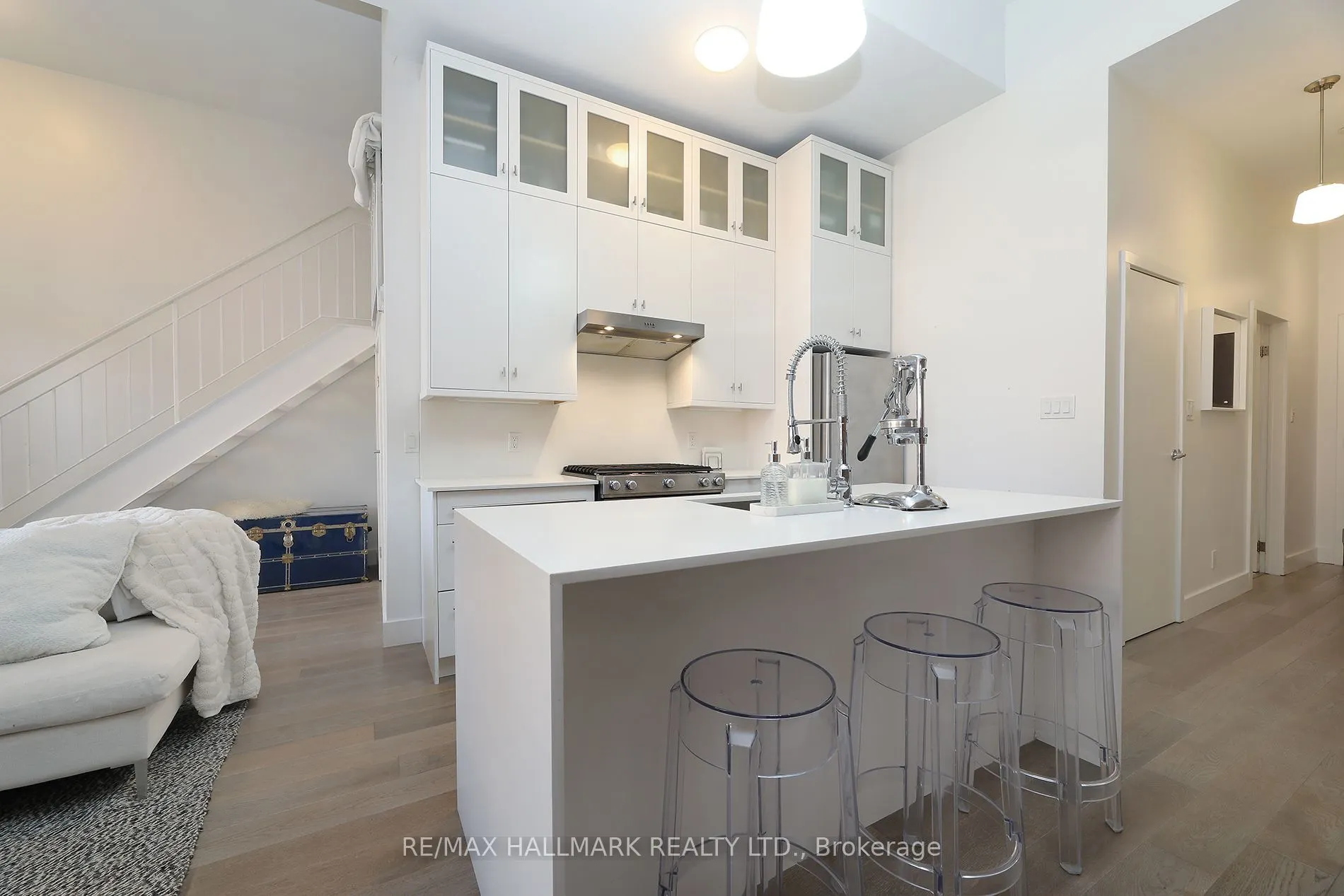 1842 Queen Street E #204