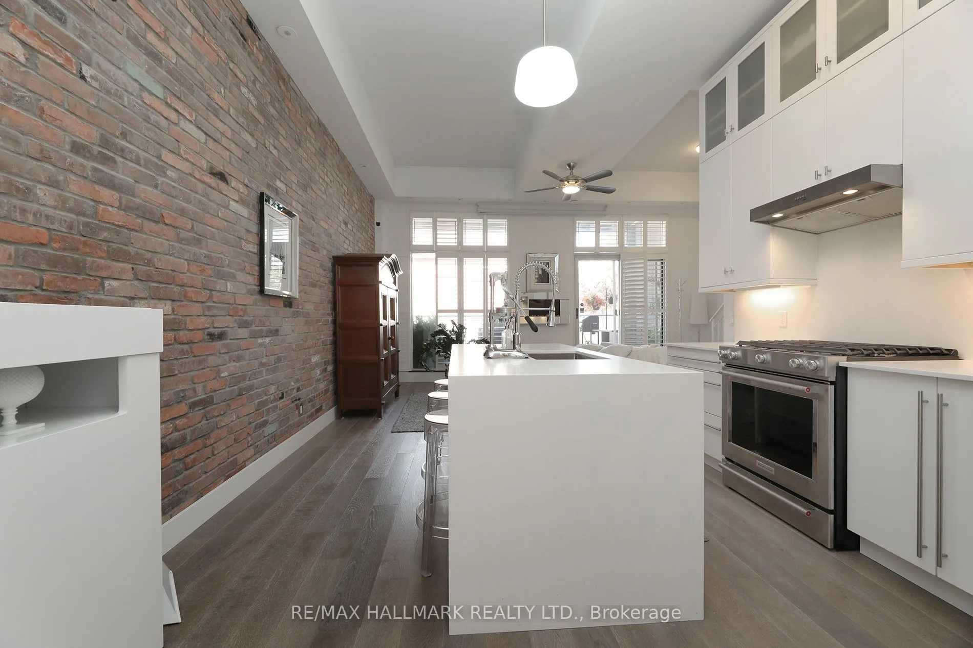 1842 Queen Street E #204